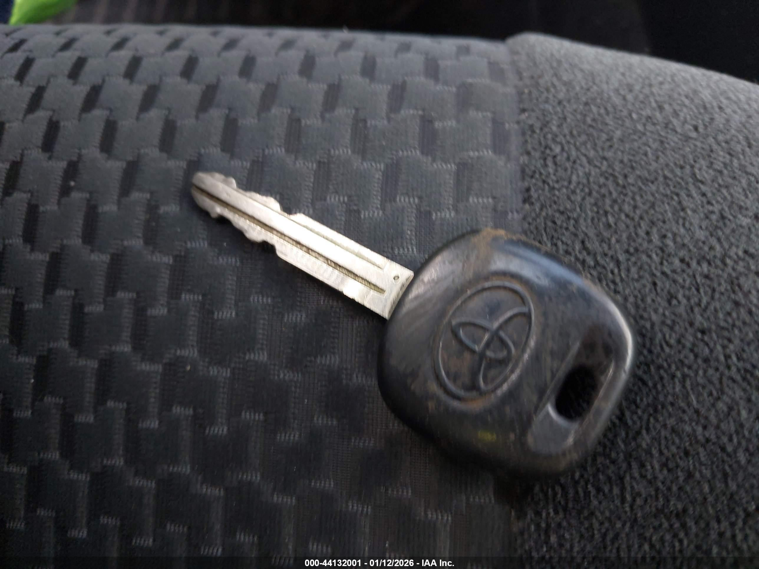 TOYOTA COROLLA image 11