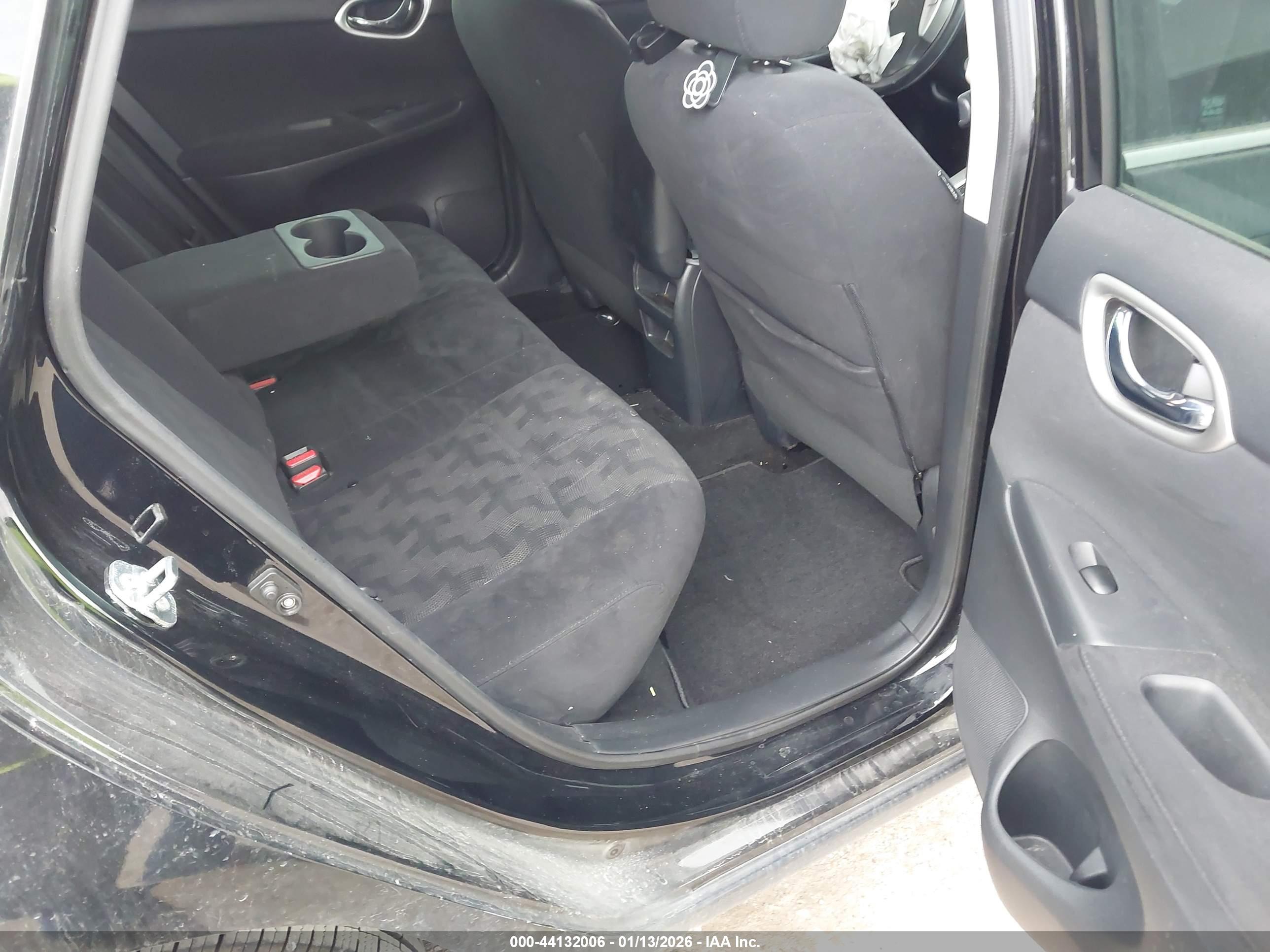NISSAN SENTRA image 8
