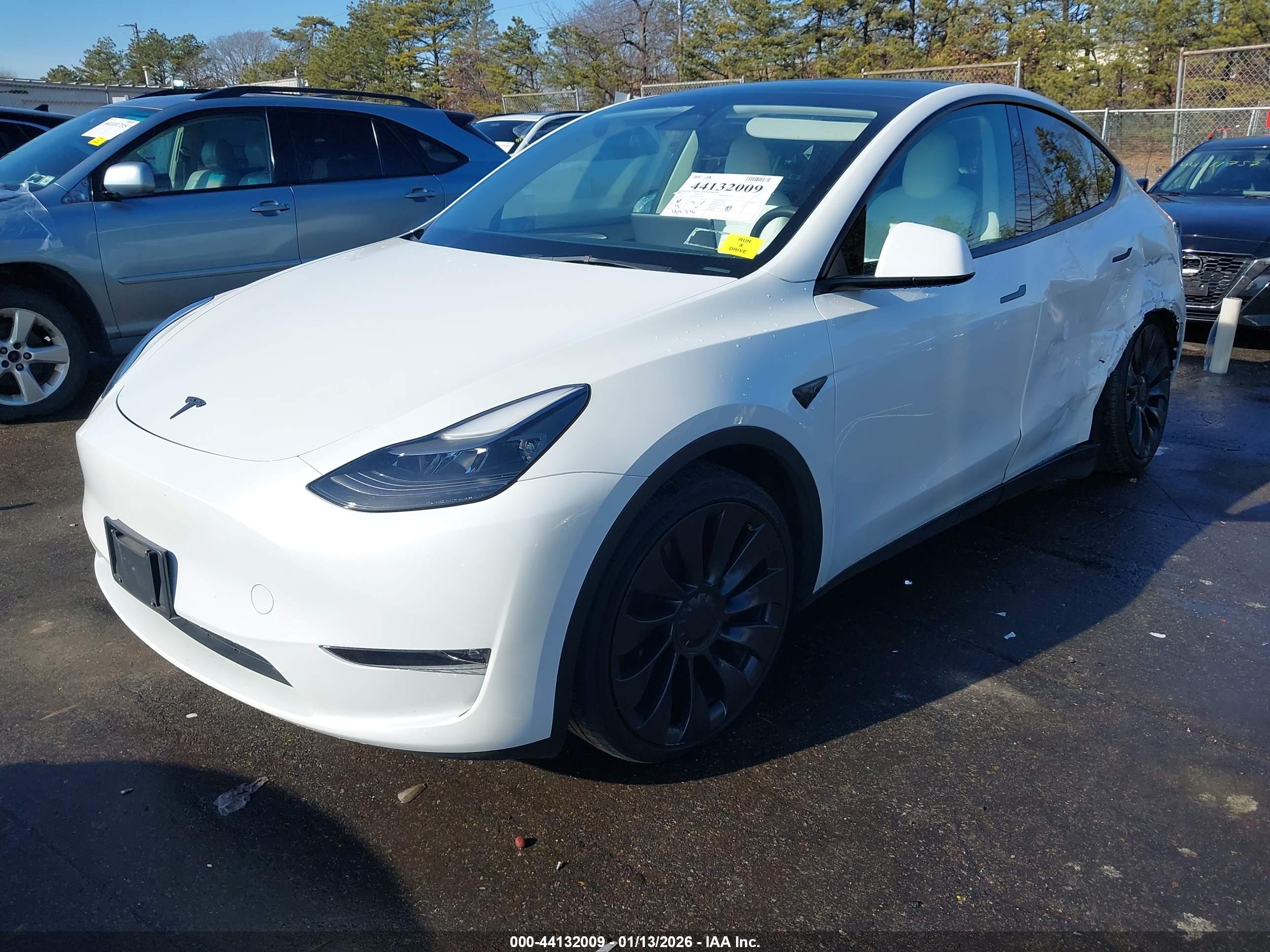 TESLA MODEL image 2