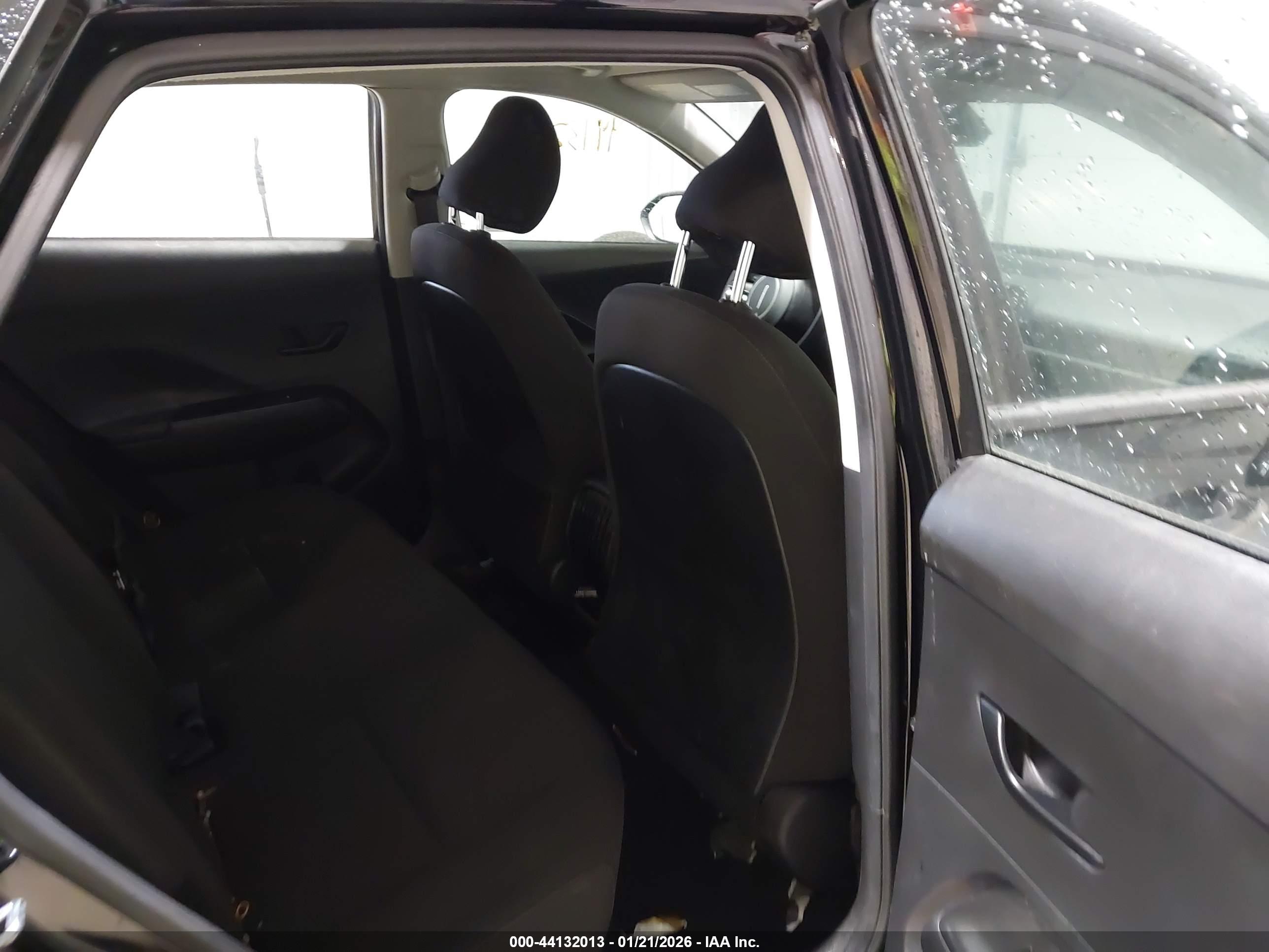 HYUNDAI KONA image 8
