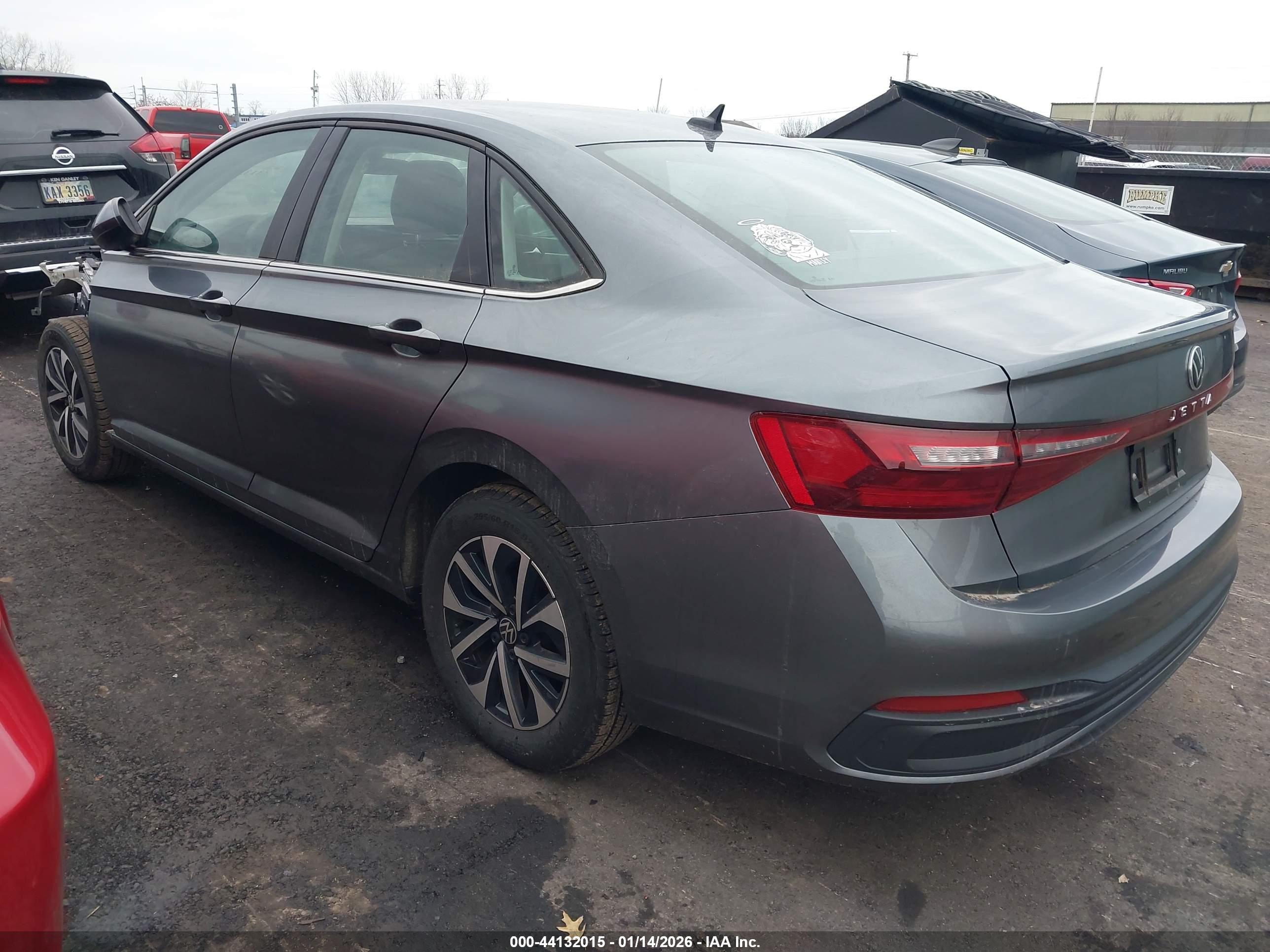 VOLKSWAGEN JETTA image 3