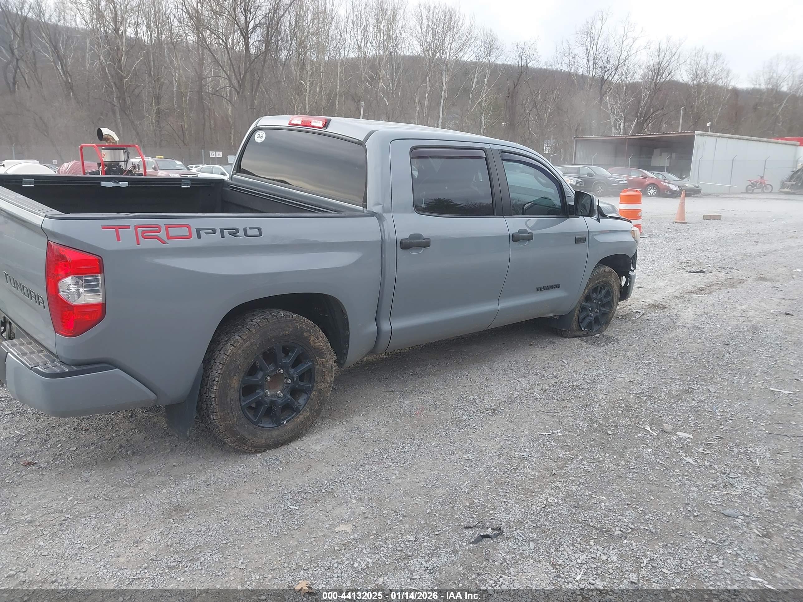TOYOTA TUNDRA image 4