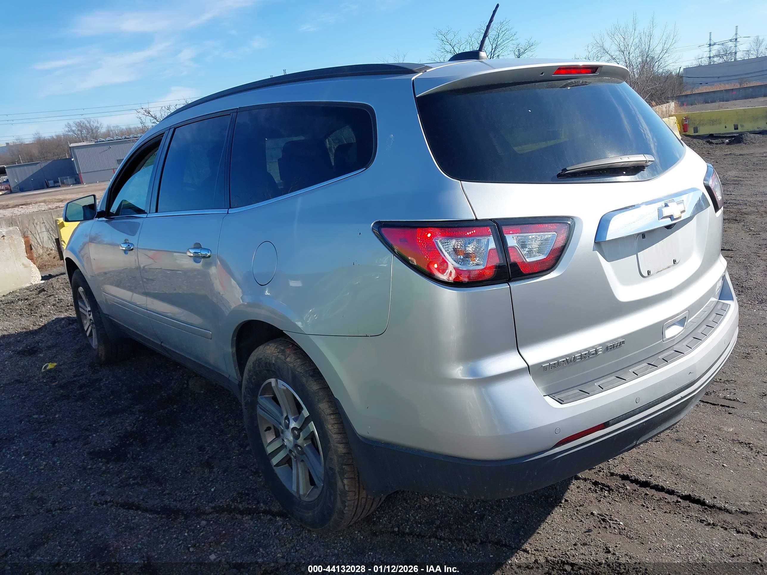 CHEVROLET TRAVERSE image 3
