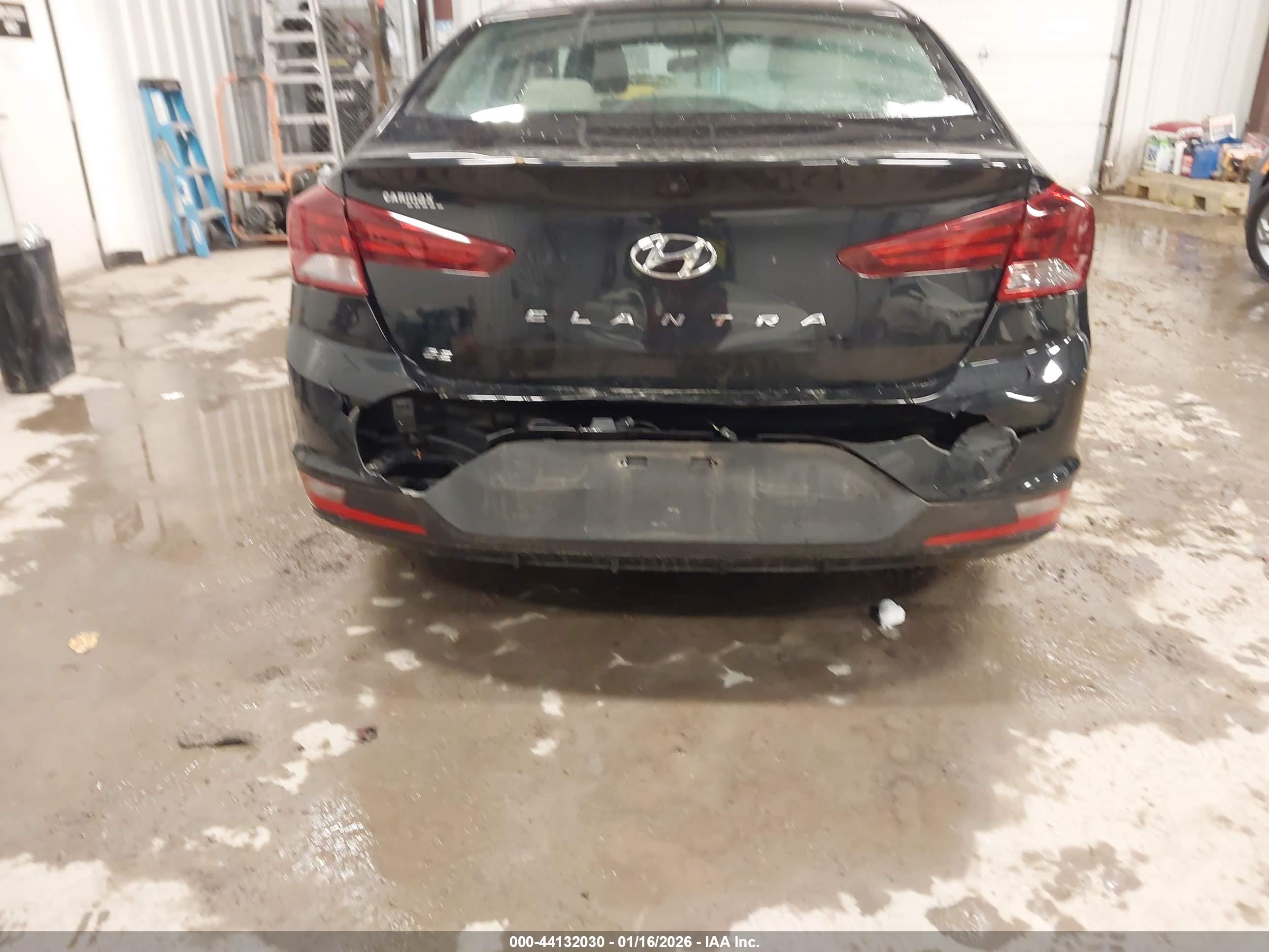 HYUNDAI ELANTRA image 6