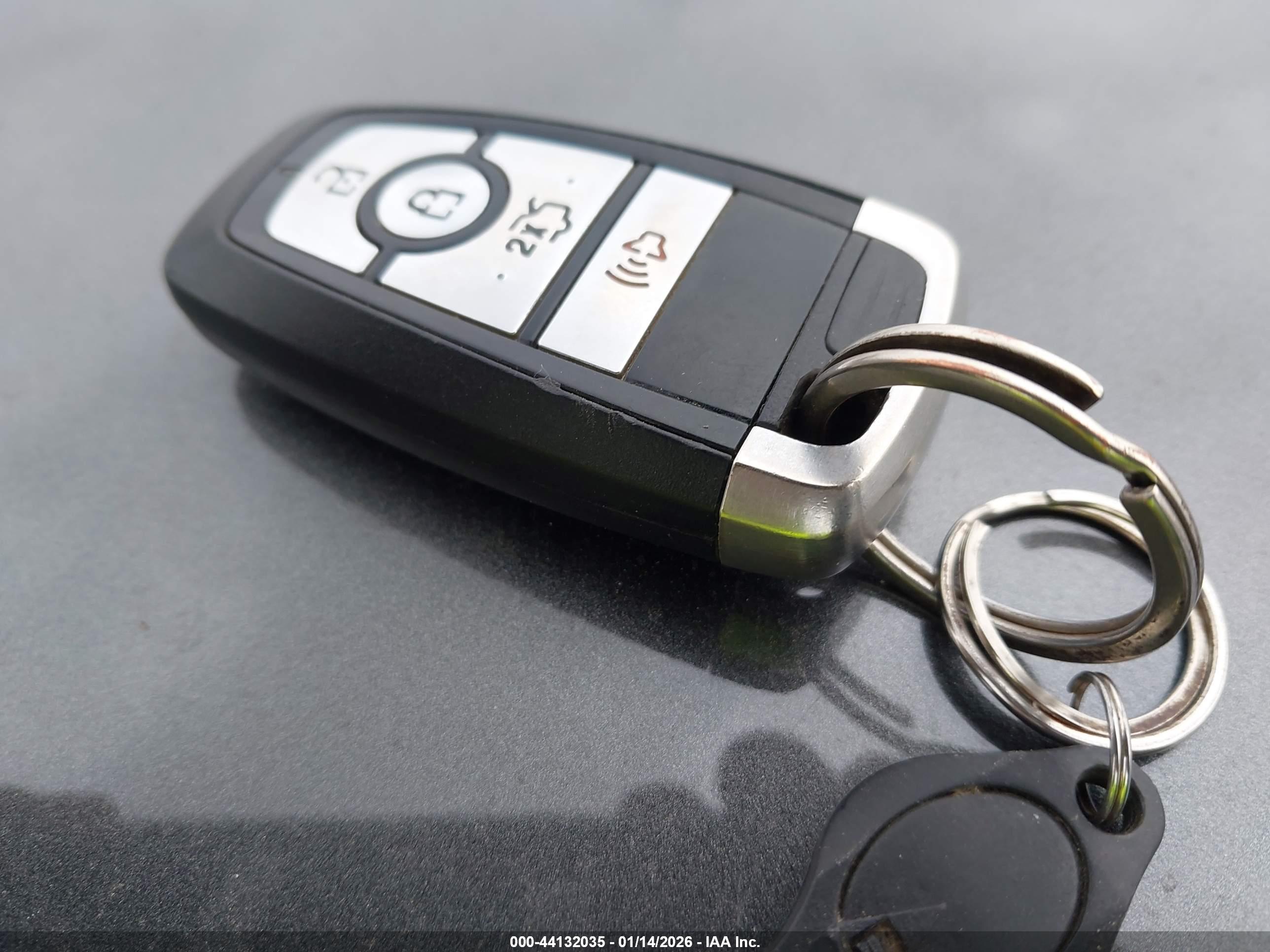 FORD FUSION image 11