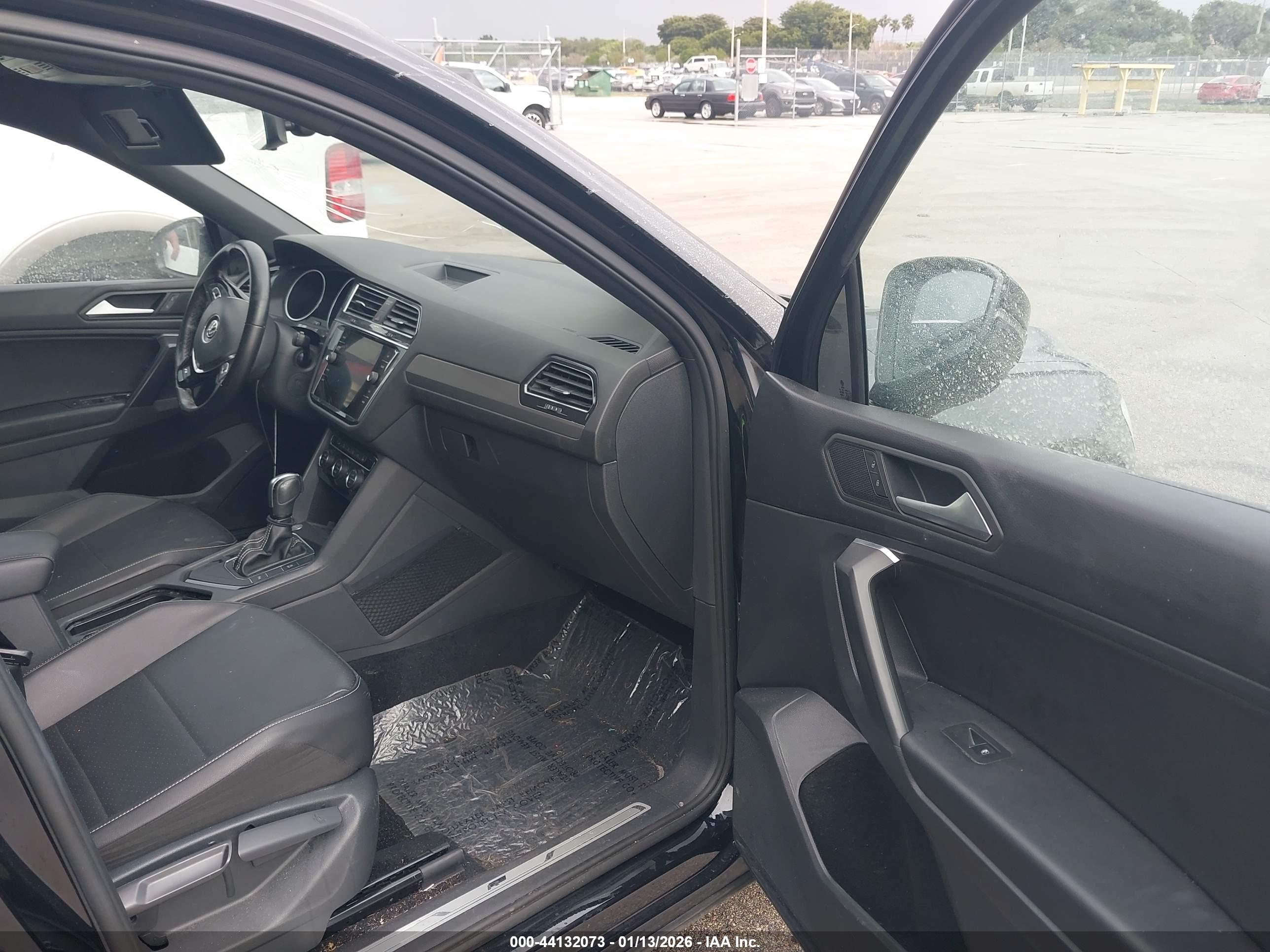 VOLKSWAGEN TIGUAN image 5
