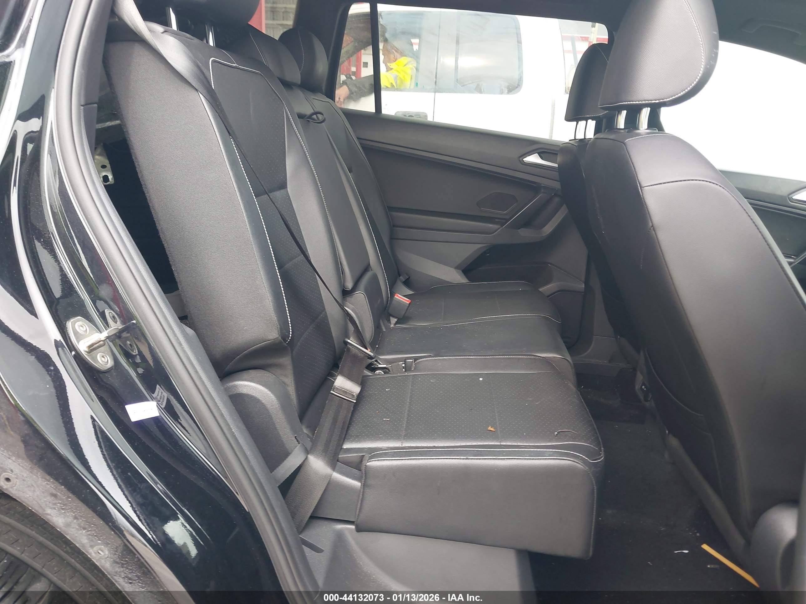 VOLKSWAGEN TIGUAN image 8