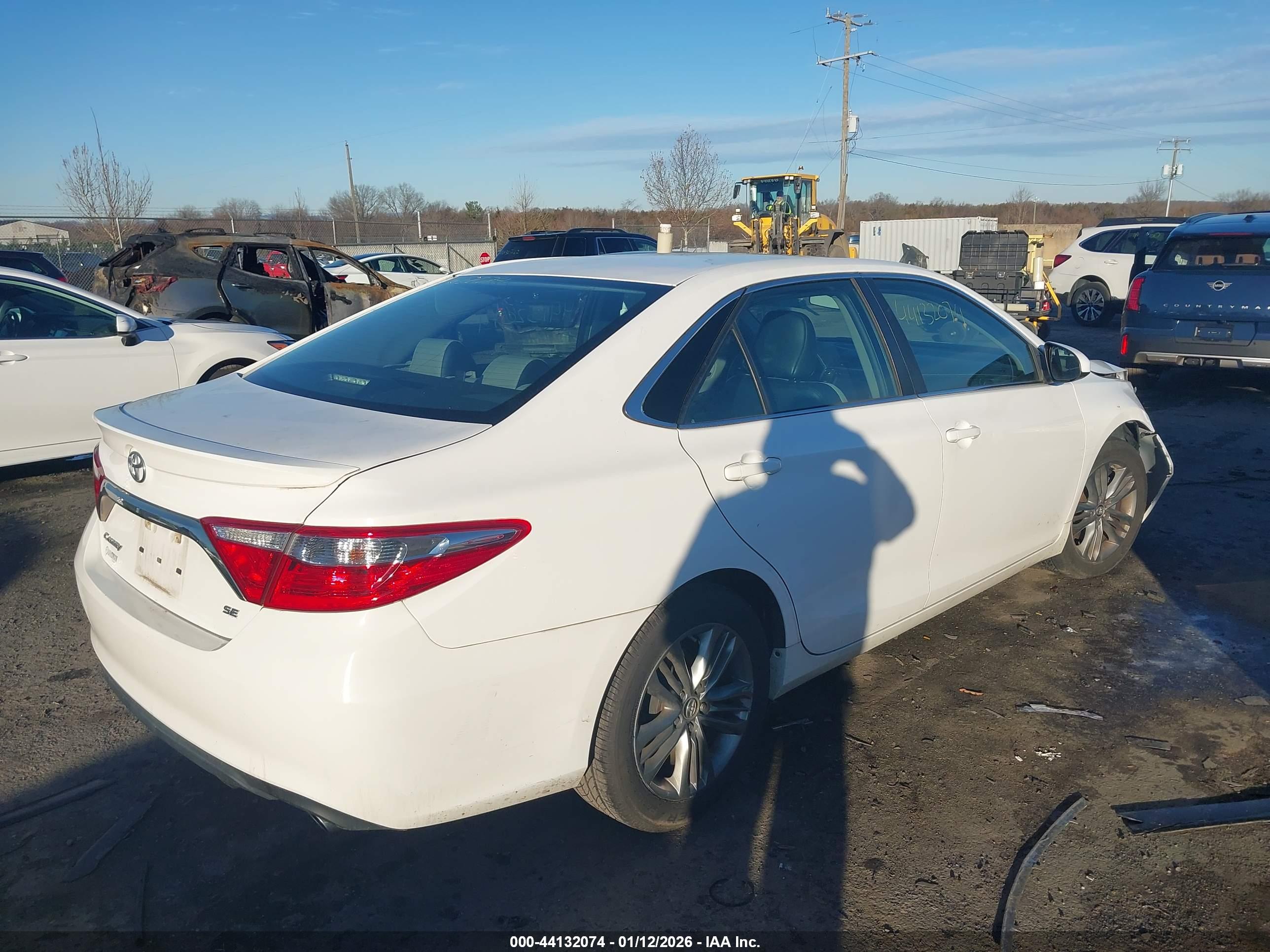 TOYOTA CAMRY image 4