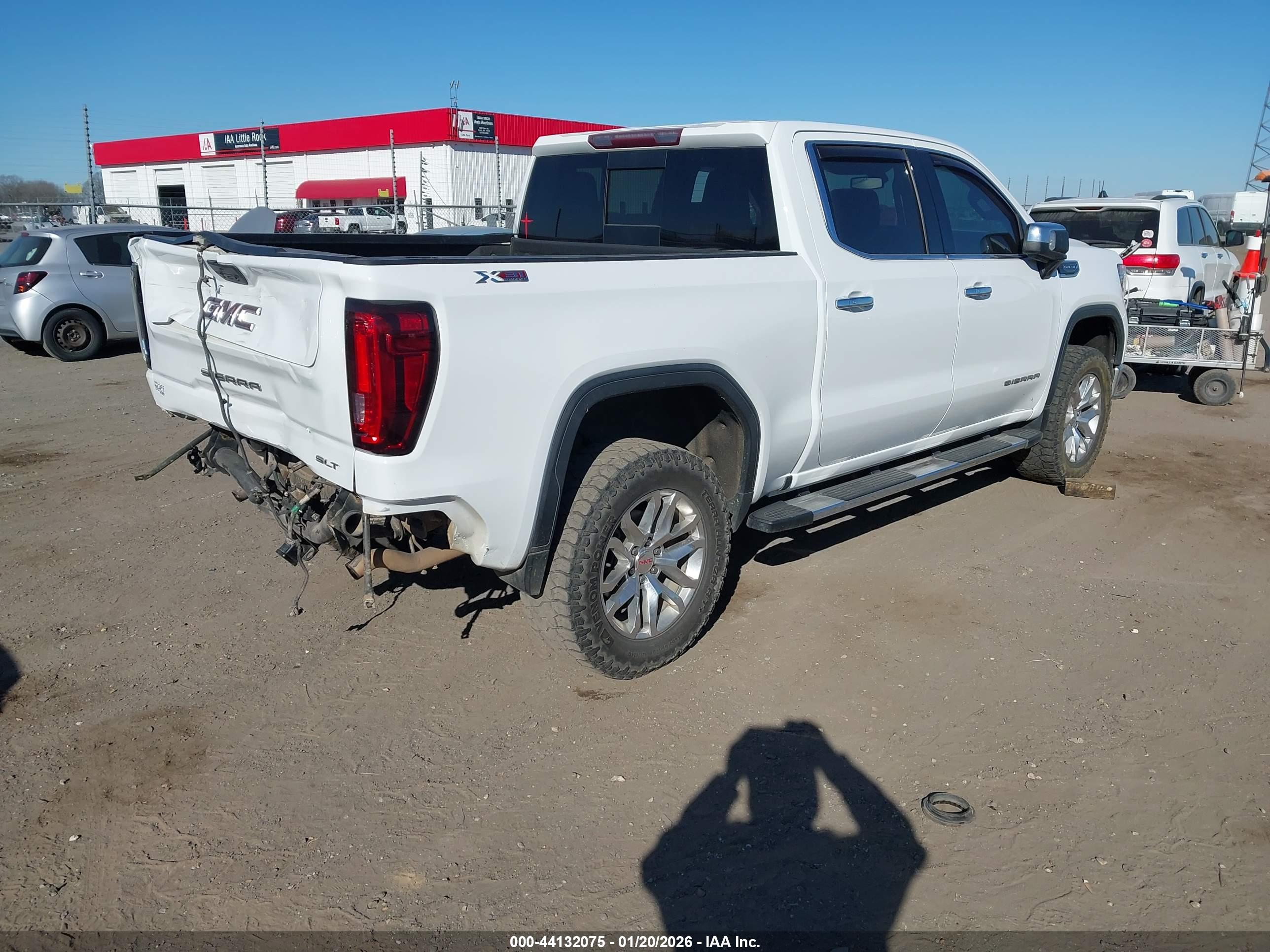 GMC SIERRA image 4