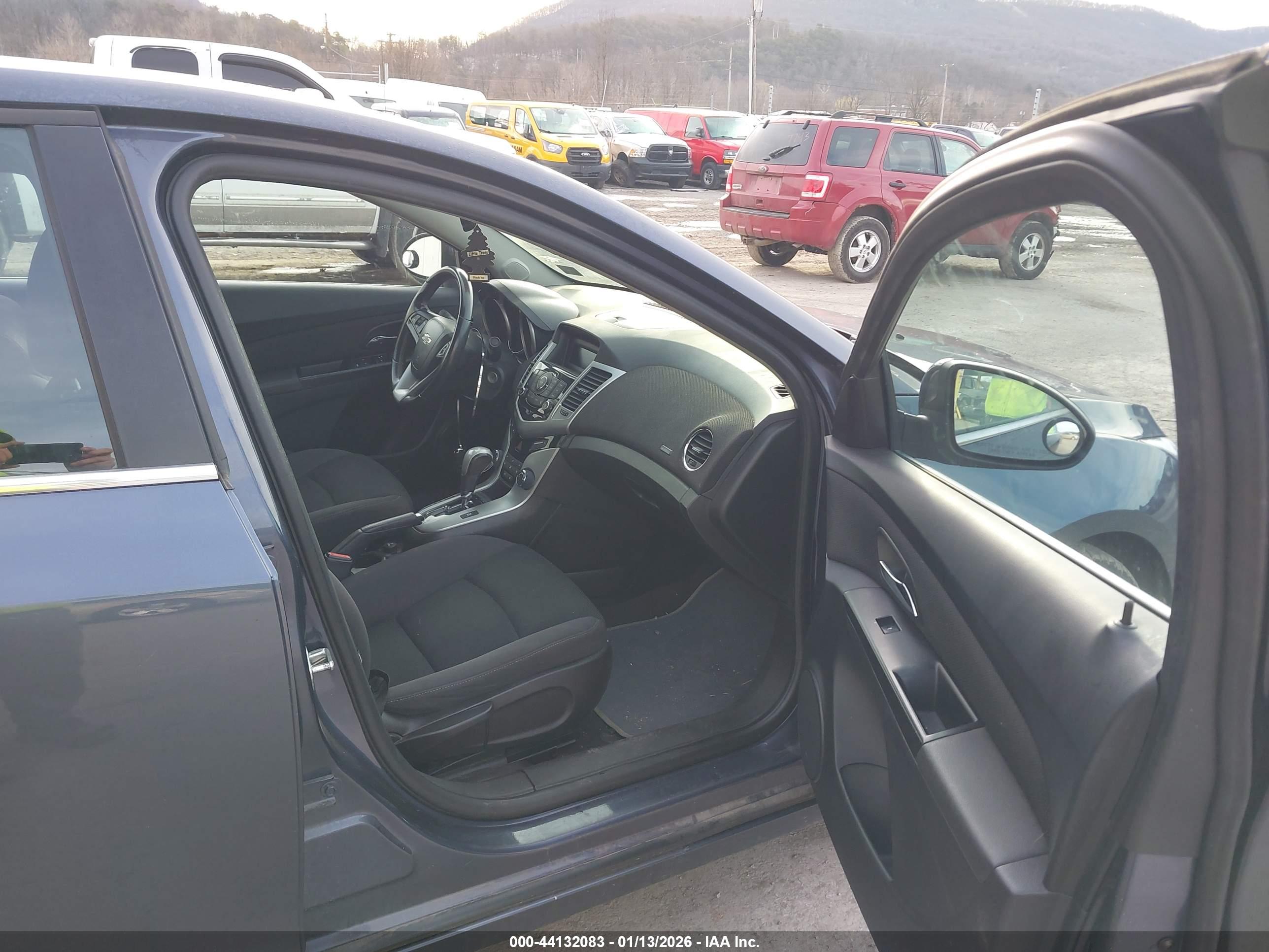 CHEVROLET CRUZE image 5