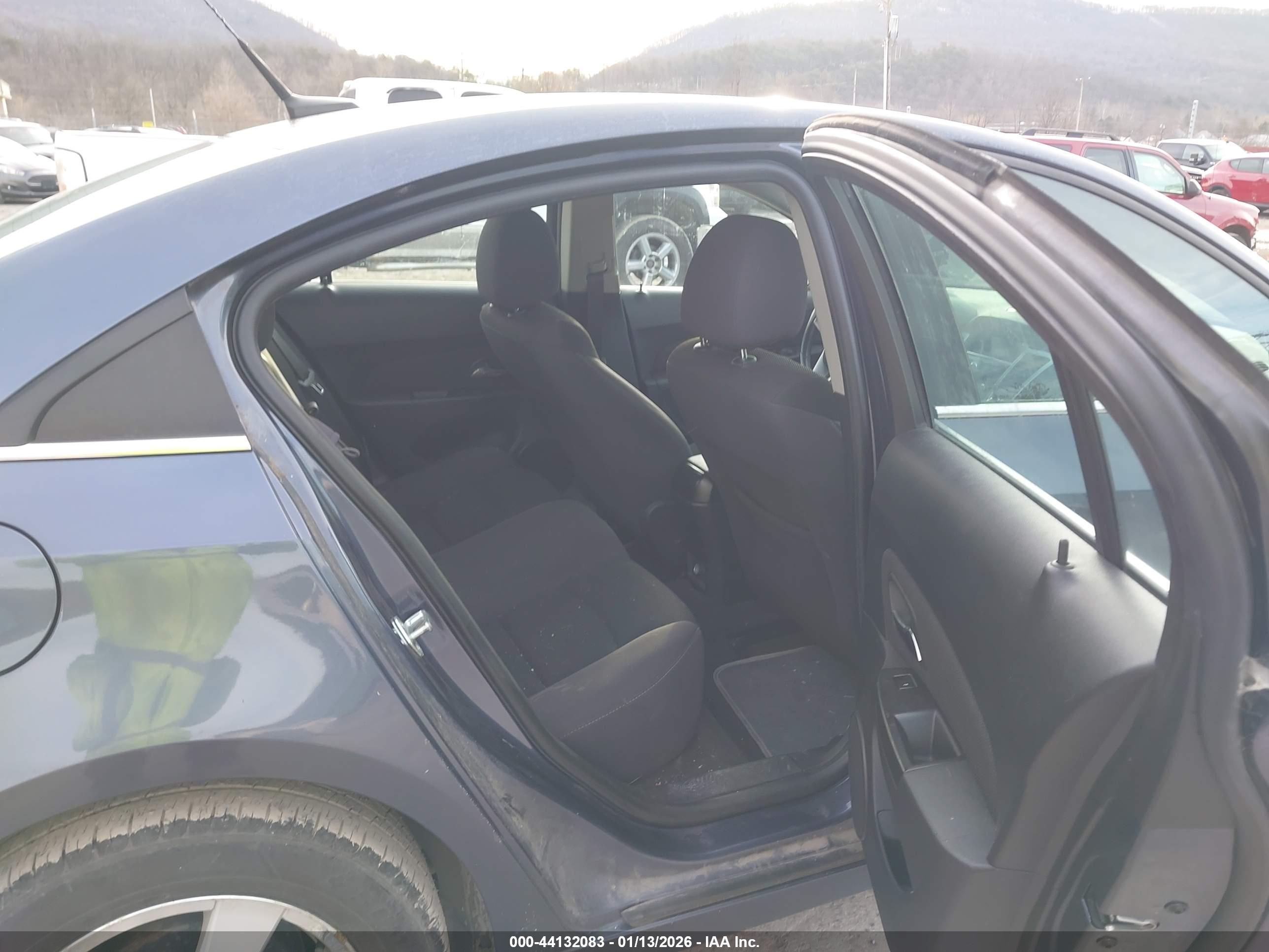 CHEVROLET CRUZE image 8