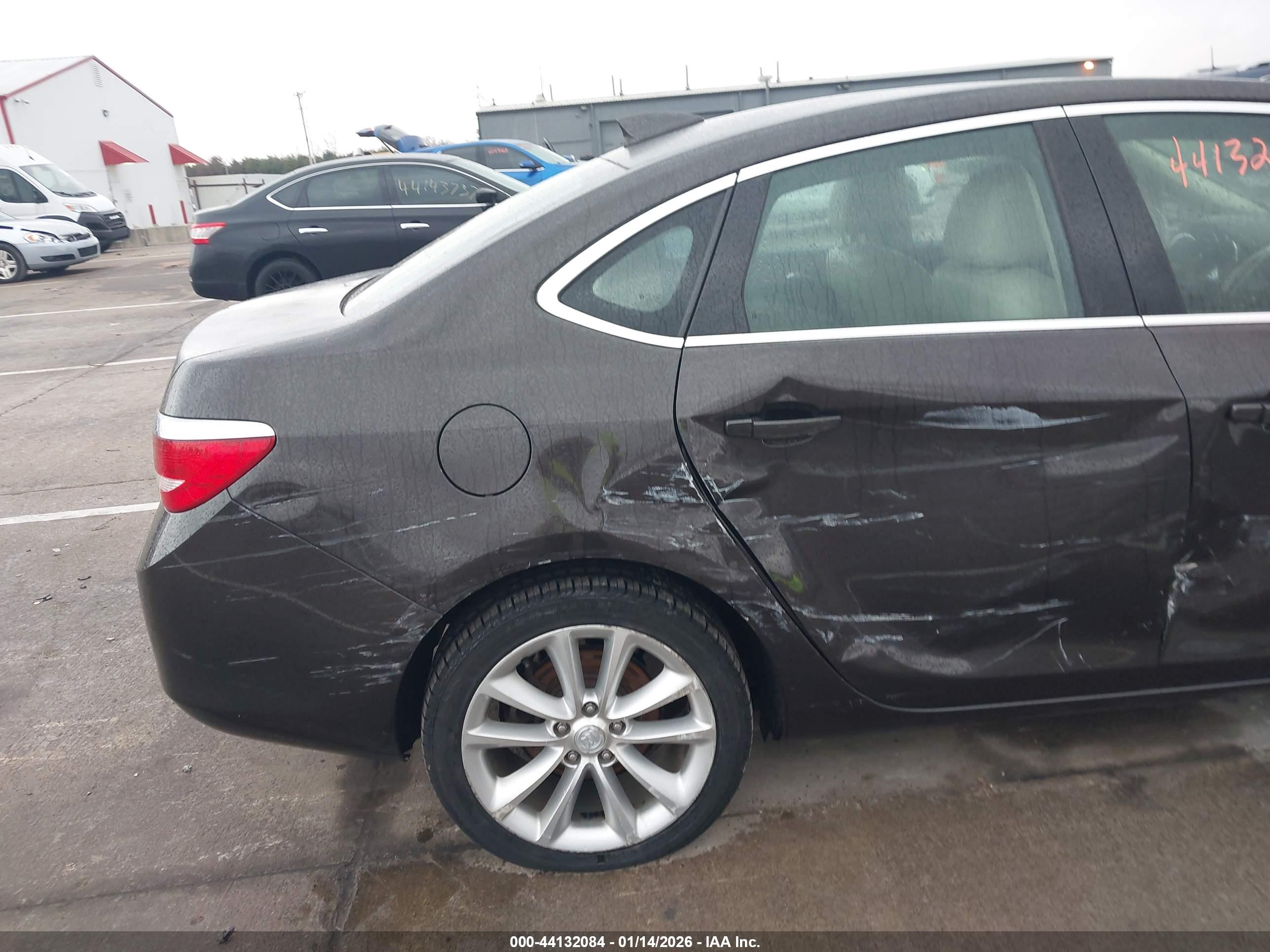 BUICK VERANO image 6