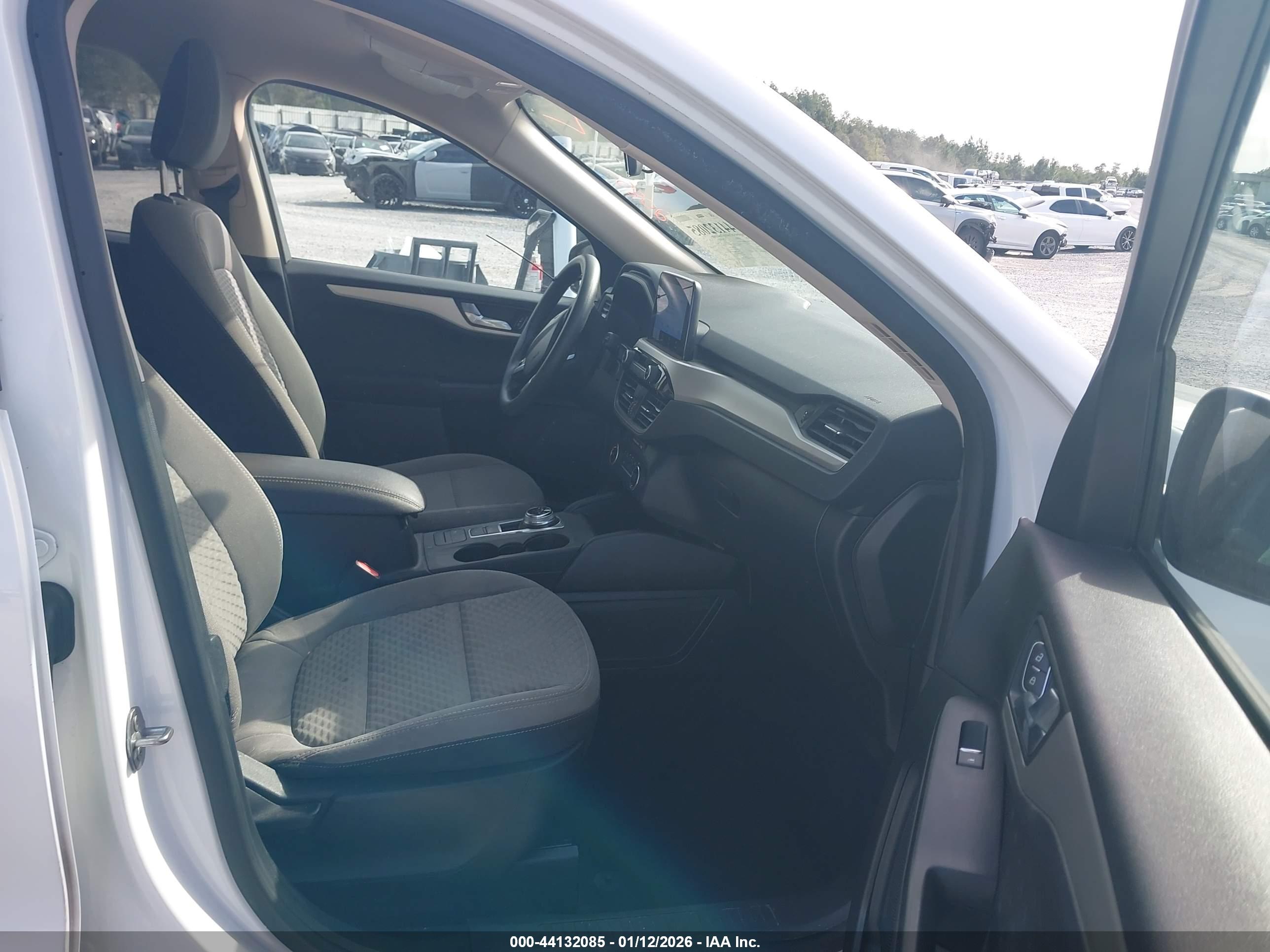 FORD ESCAPE image 5
