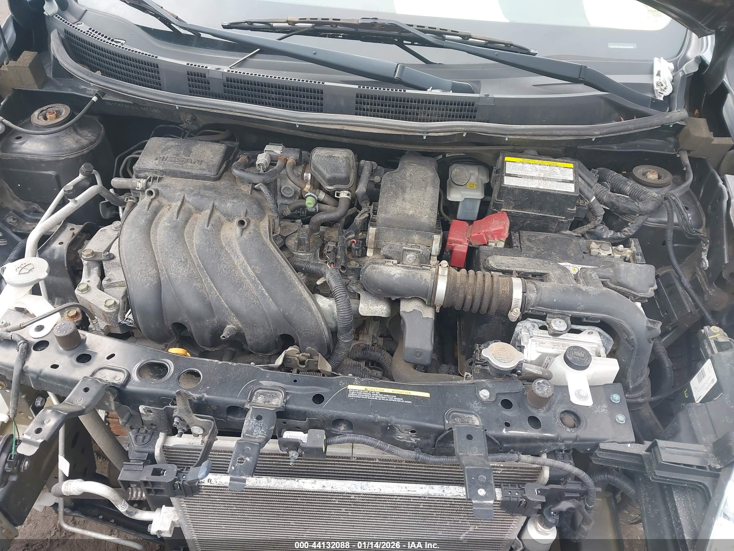 NISSAN VERSA image 10