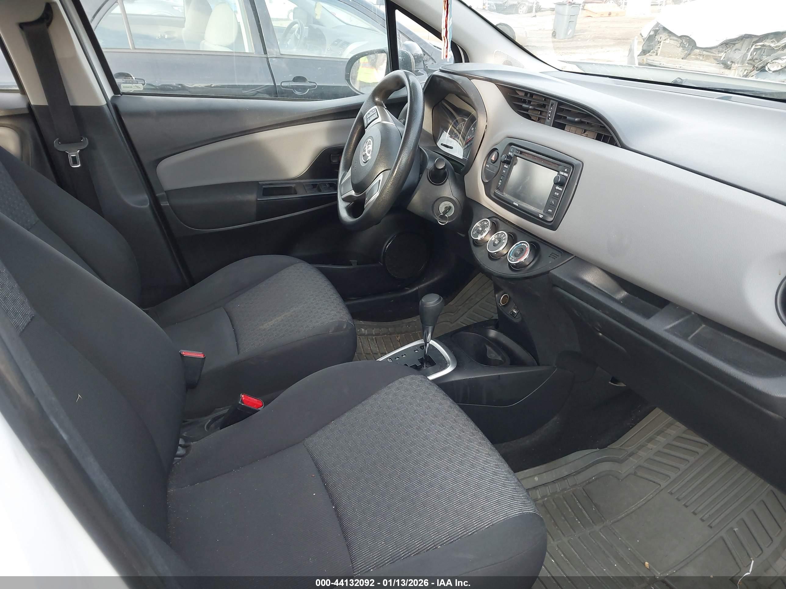 TOYOTA YARIS image 5