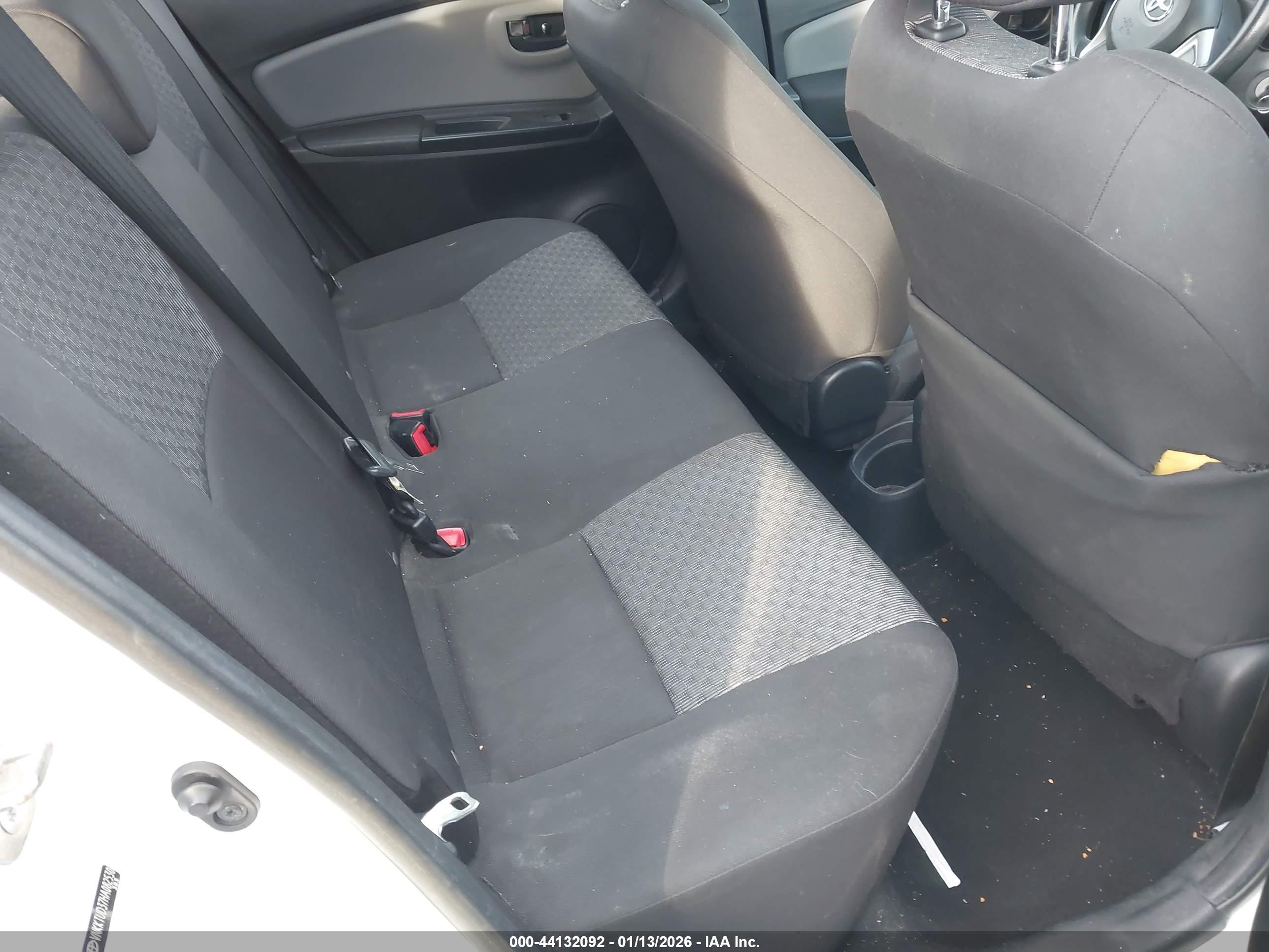 TOYOTA YARIS image 8