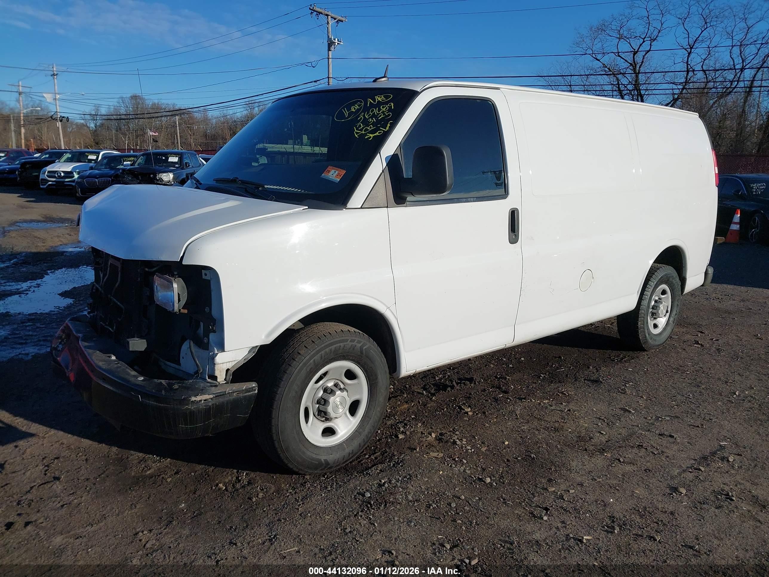CHEVROLET EXPRESS image 2