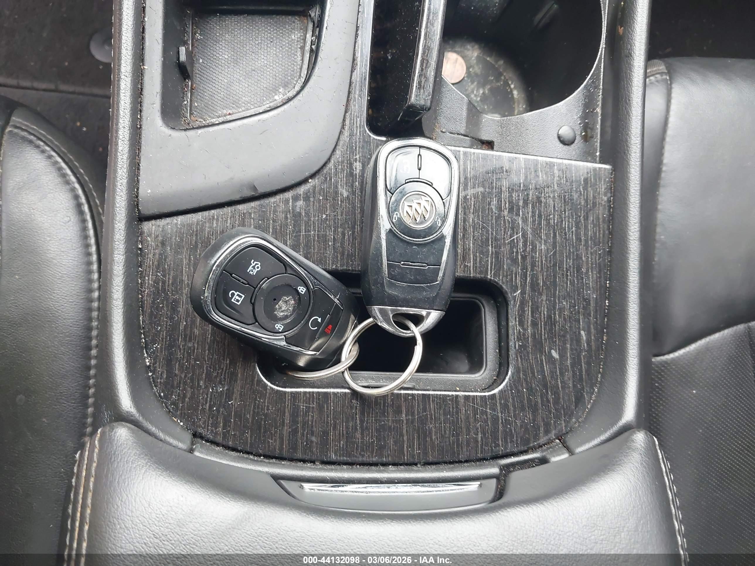 BUICK LACROSSE image 11