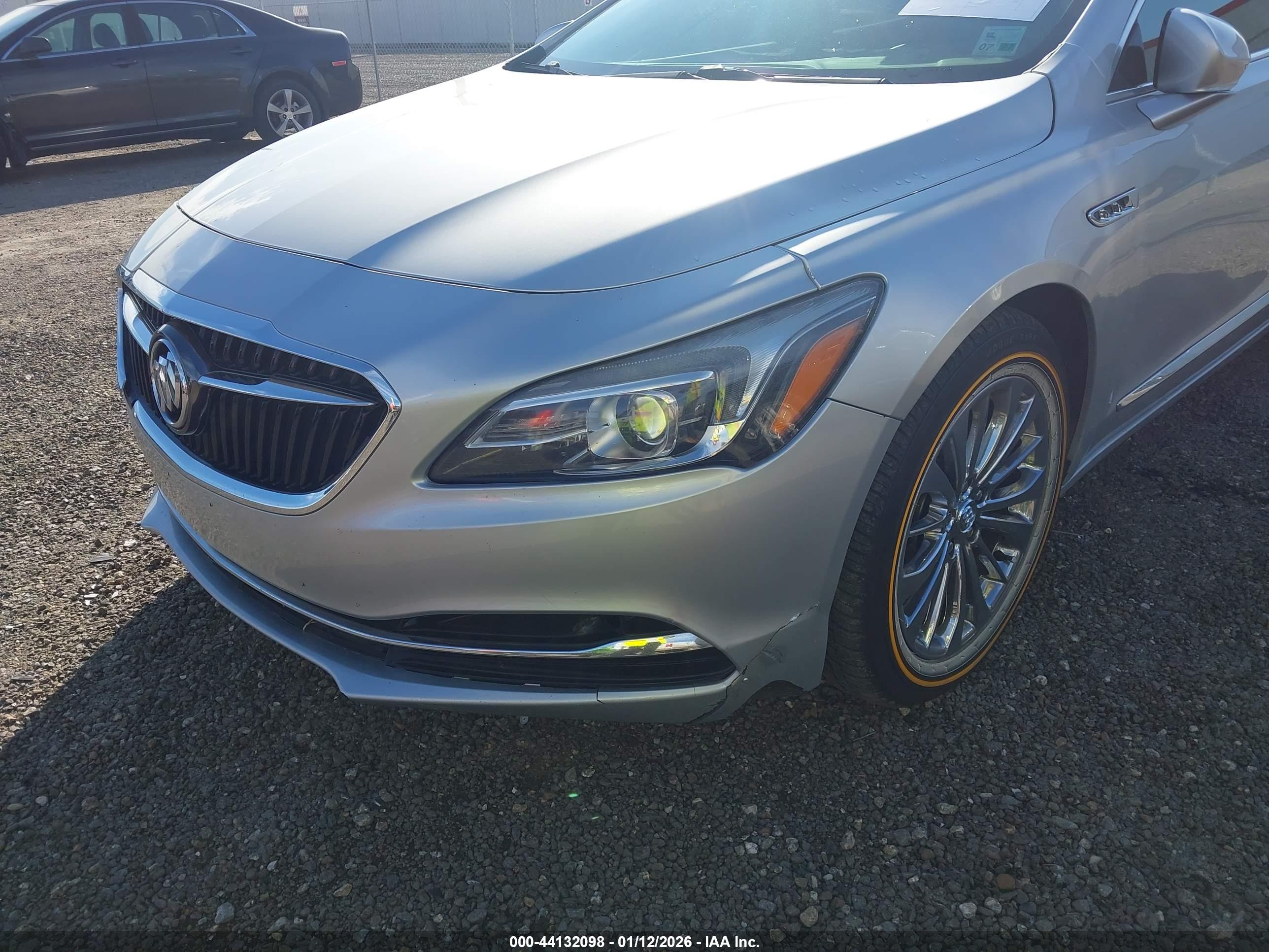 BUICK LACROSSE image 6