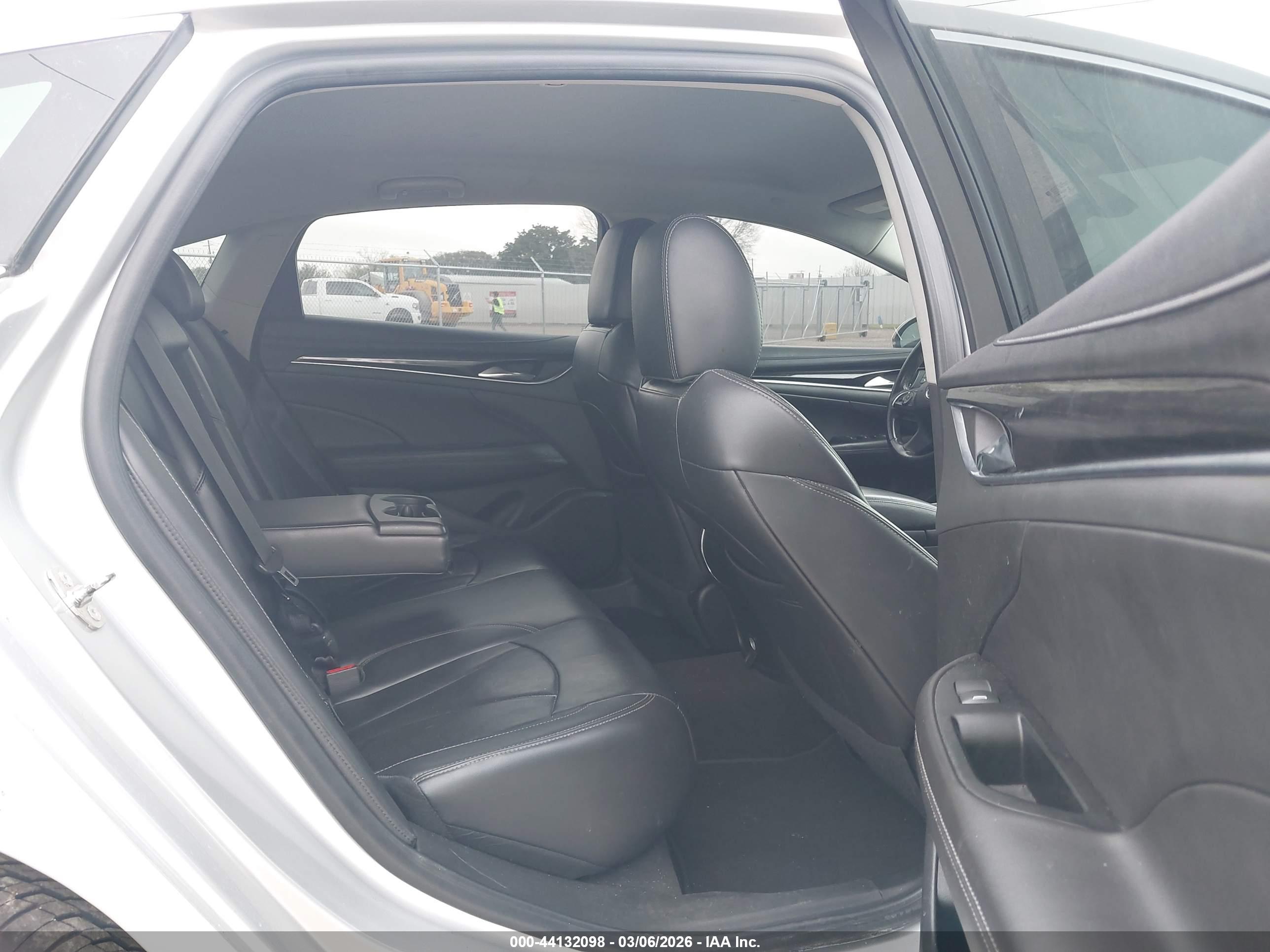 BUICK LACROSSE image 8