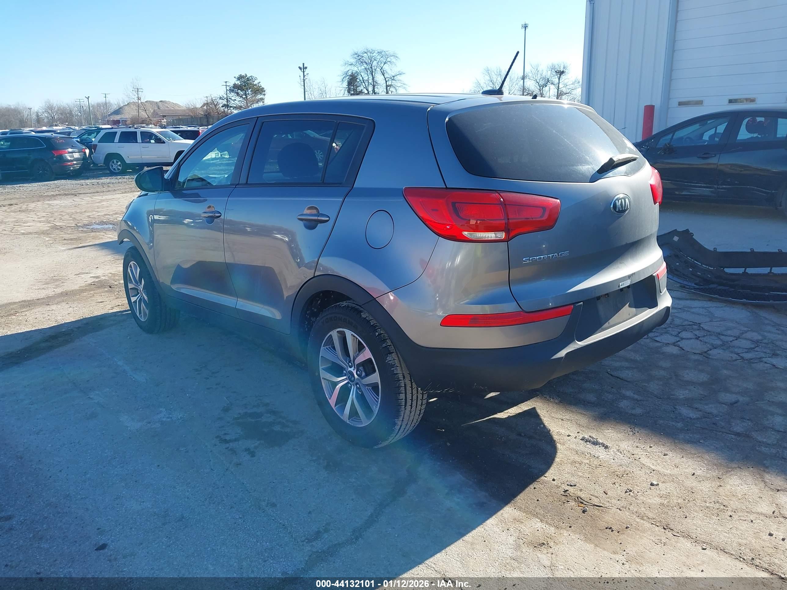 KIA SPORTAGE image 3