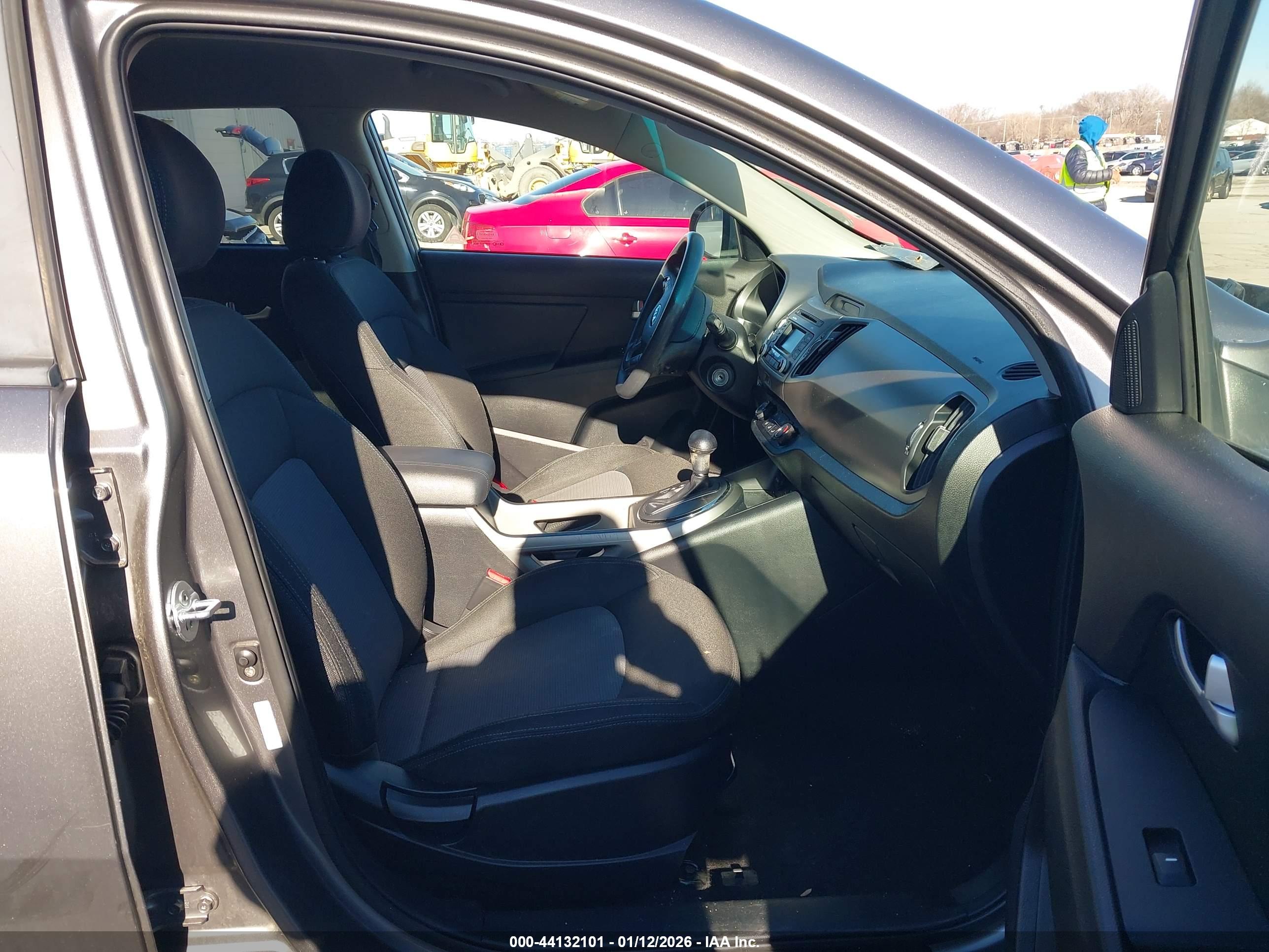KIA SPORTAGE image 5