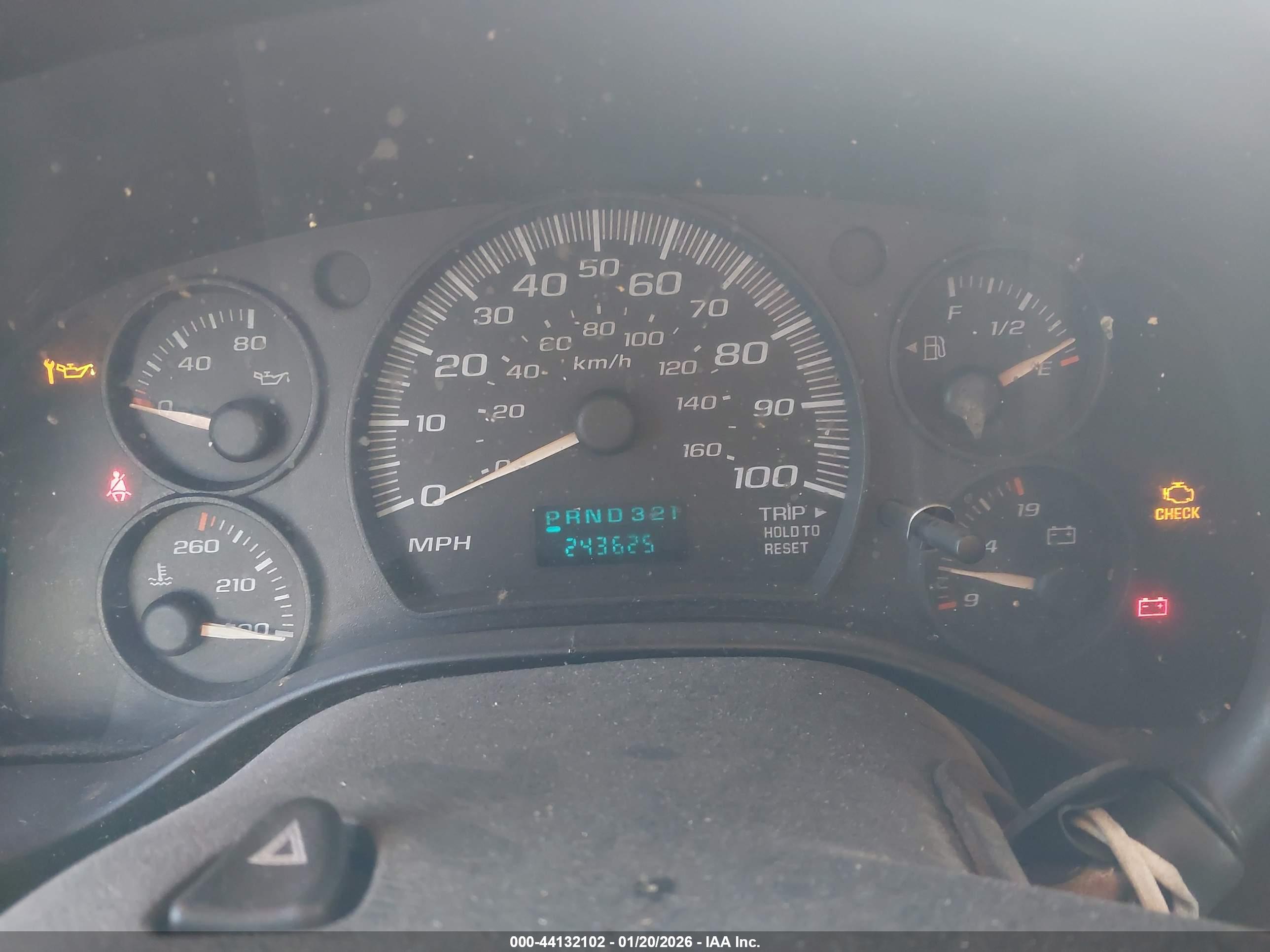 CHEVROLET EXPRESS image 7