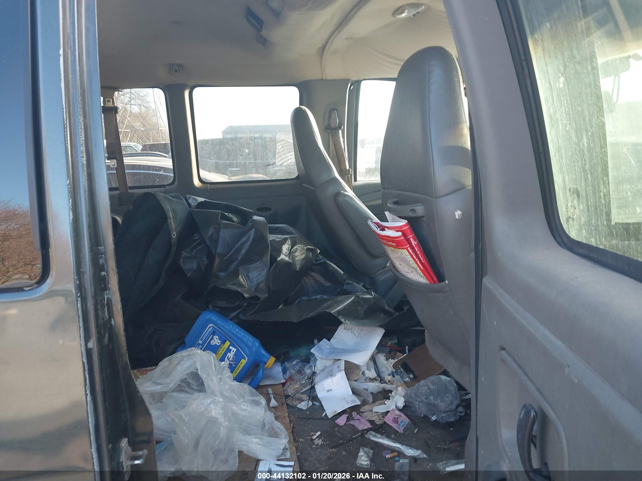 CHEVROLET EXPRESS image 8