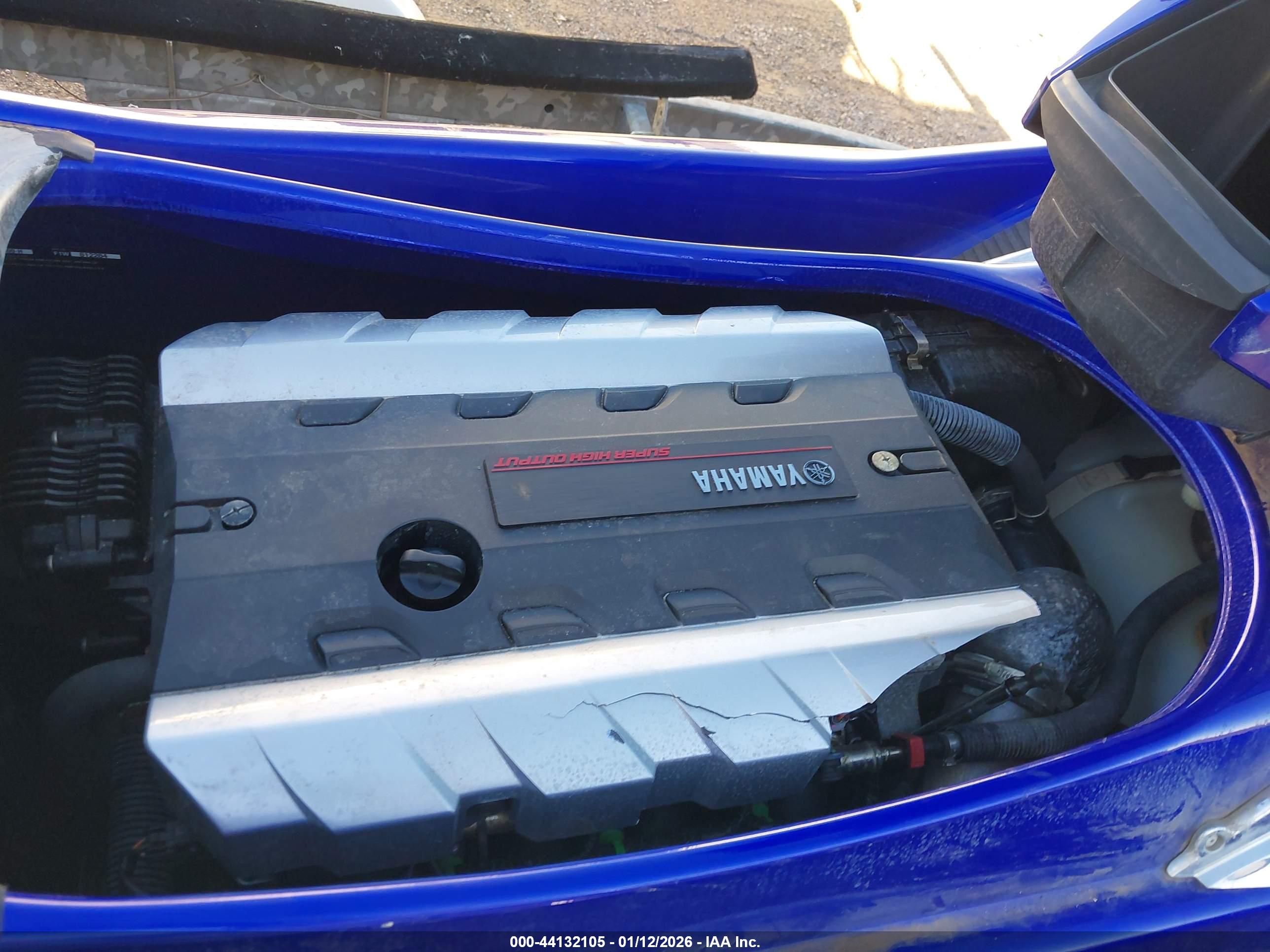 YAMAHA FZR image 10