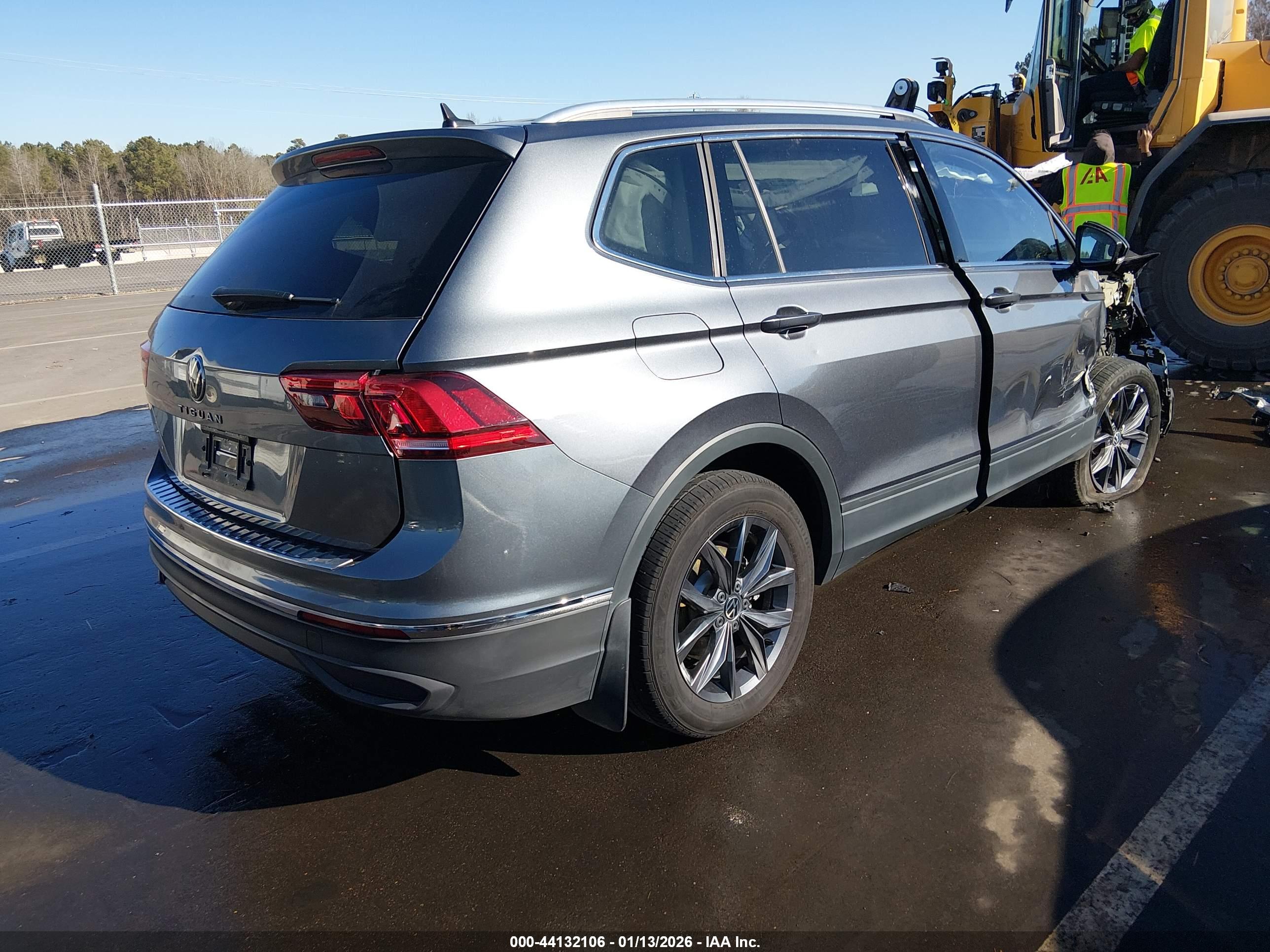 VOLKSWAGEN TIGUAN image 4