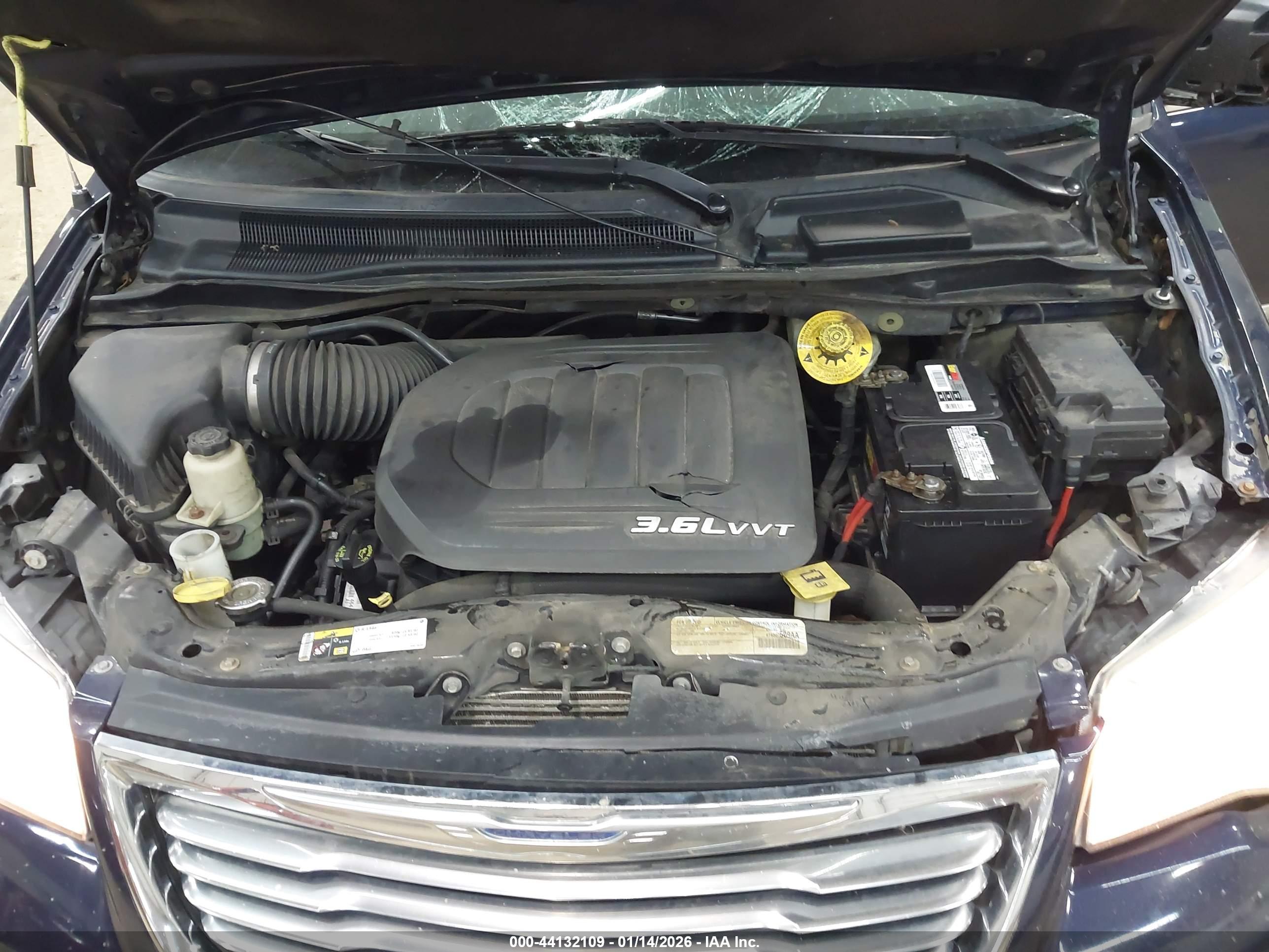 CHRYSLER TOWN image 10