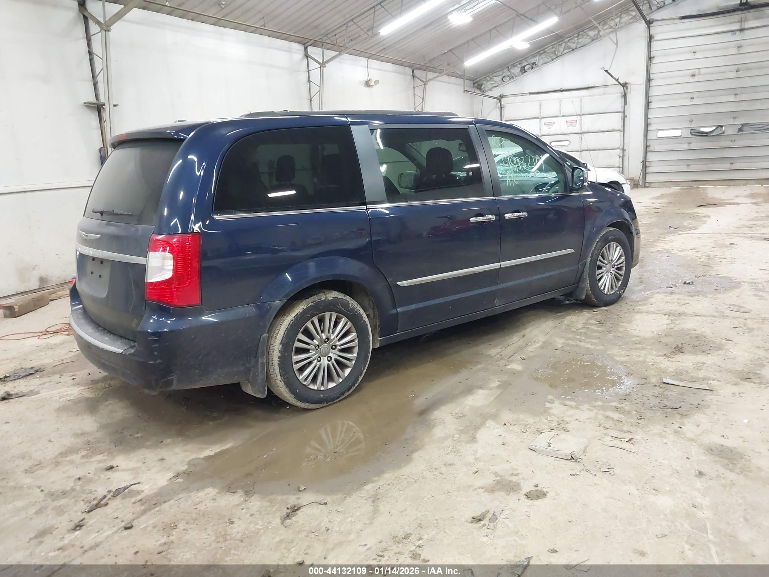 CHRYSLER TOWN image 4