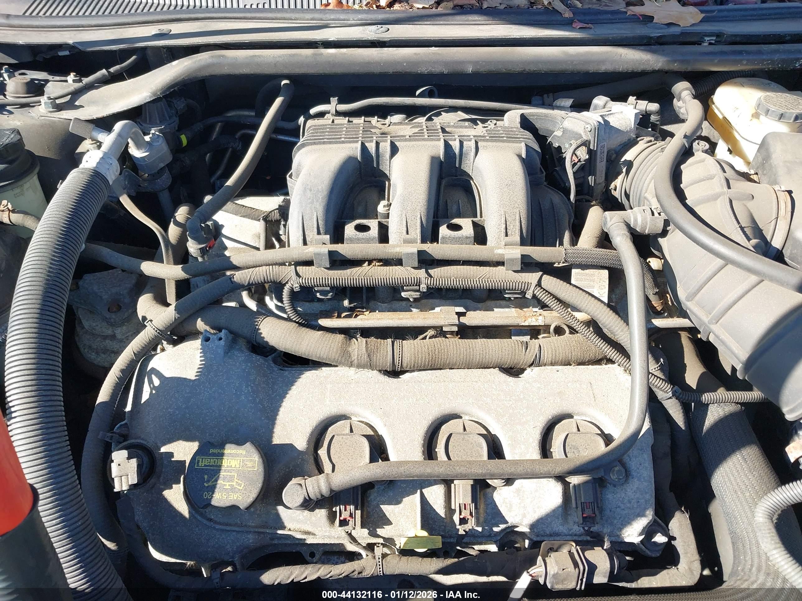 FORD TAURUS image 10