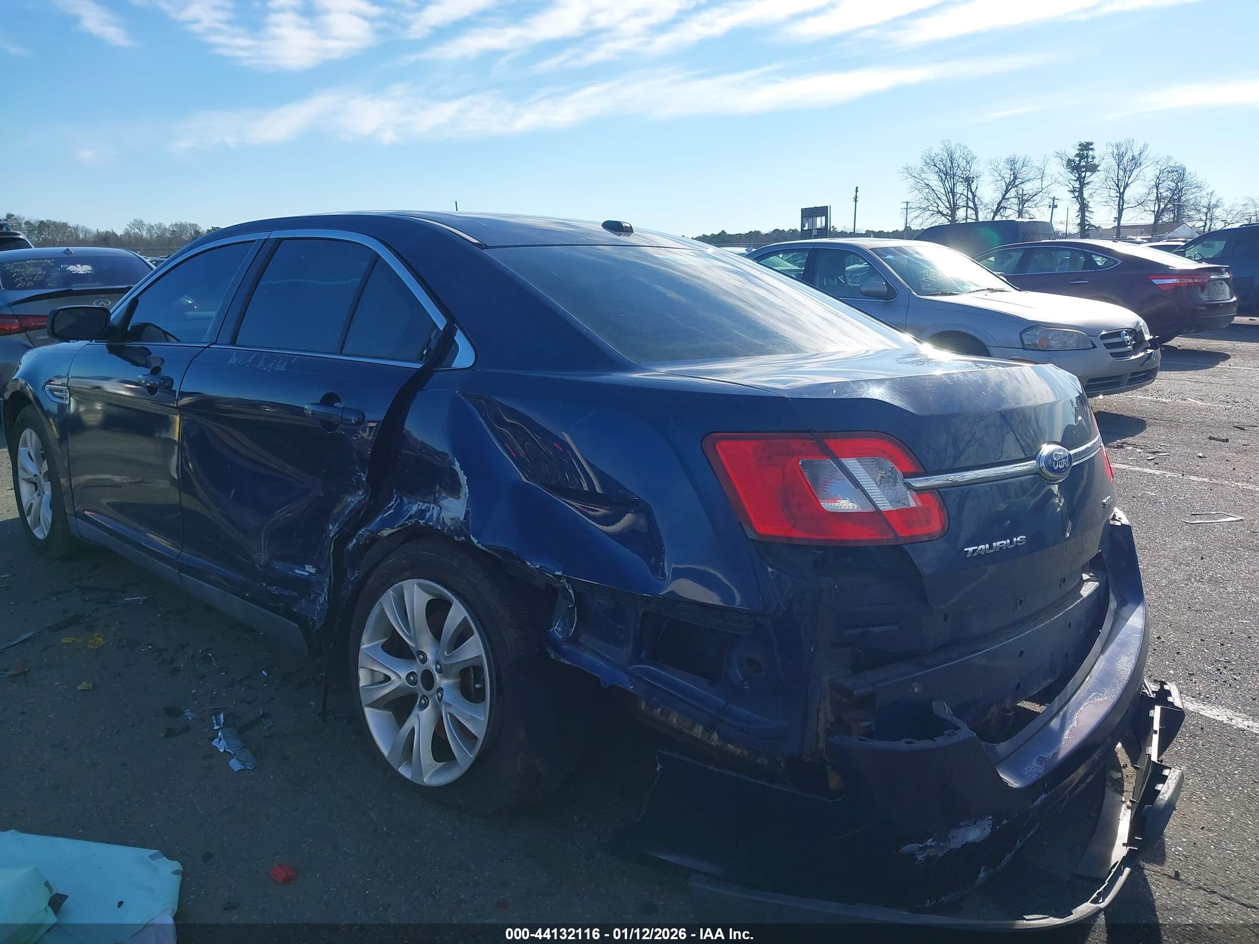 FORD TAURUS image 3