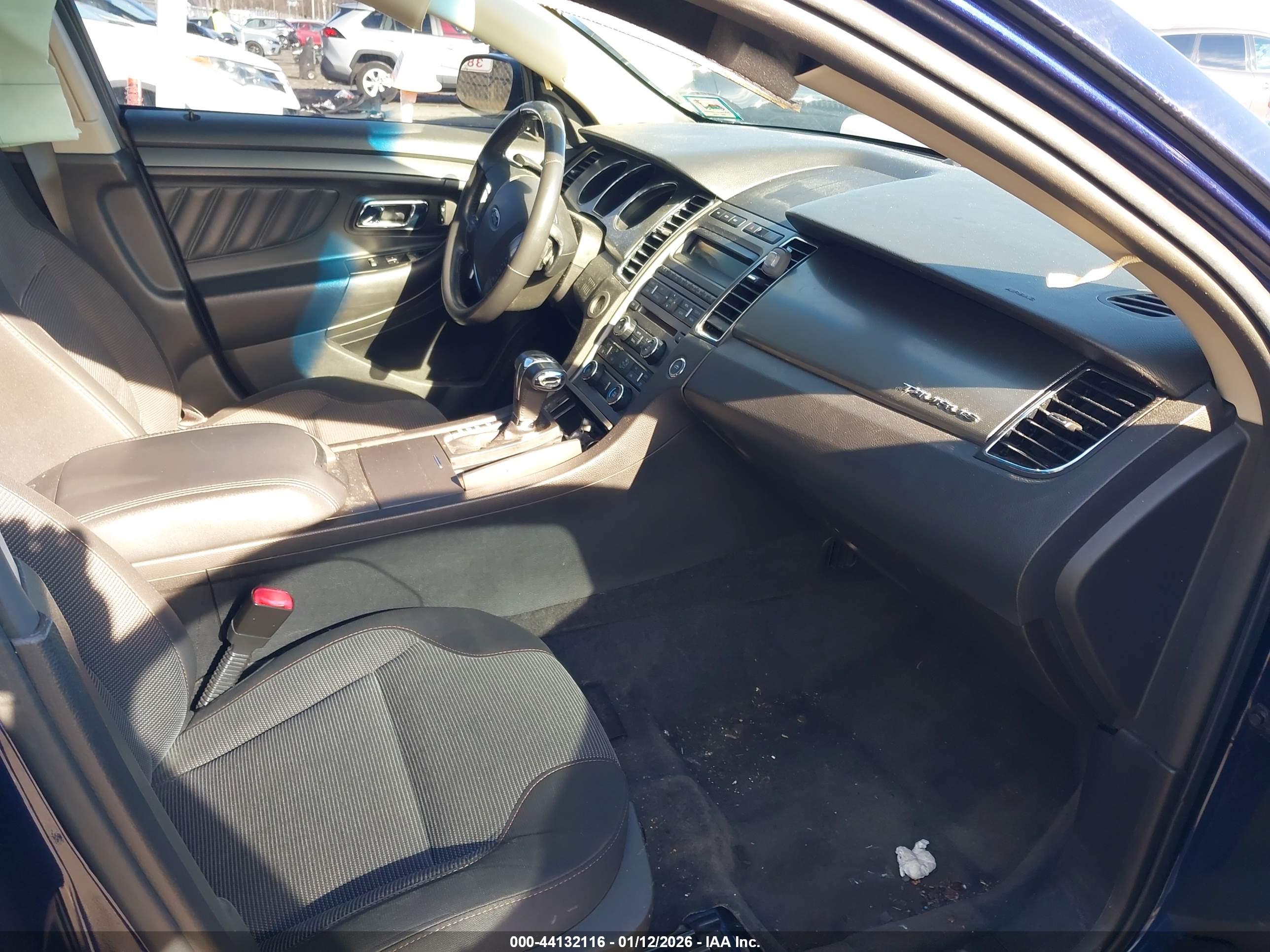 FORD TAURUS image 5