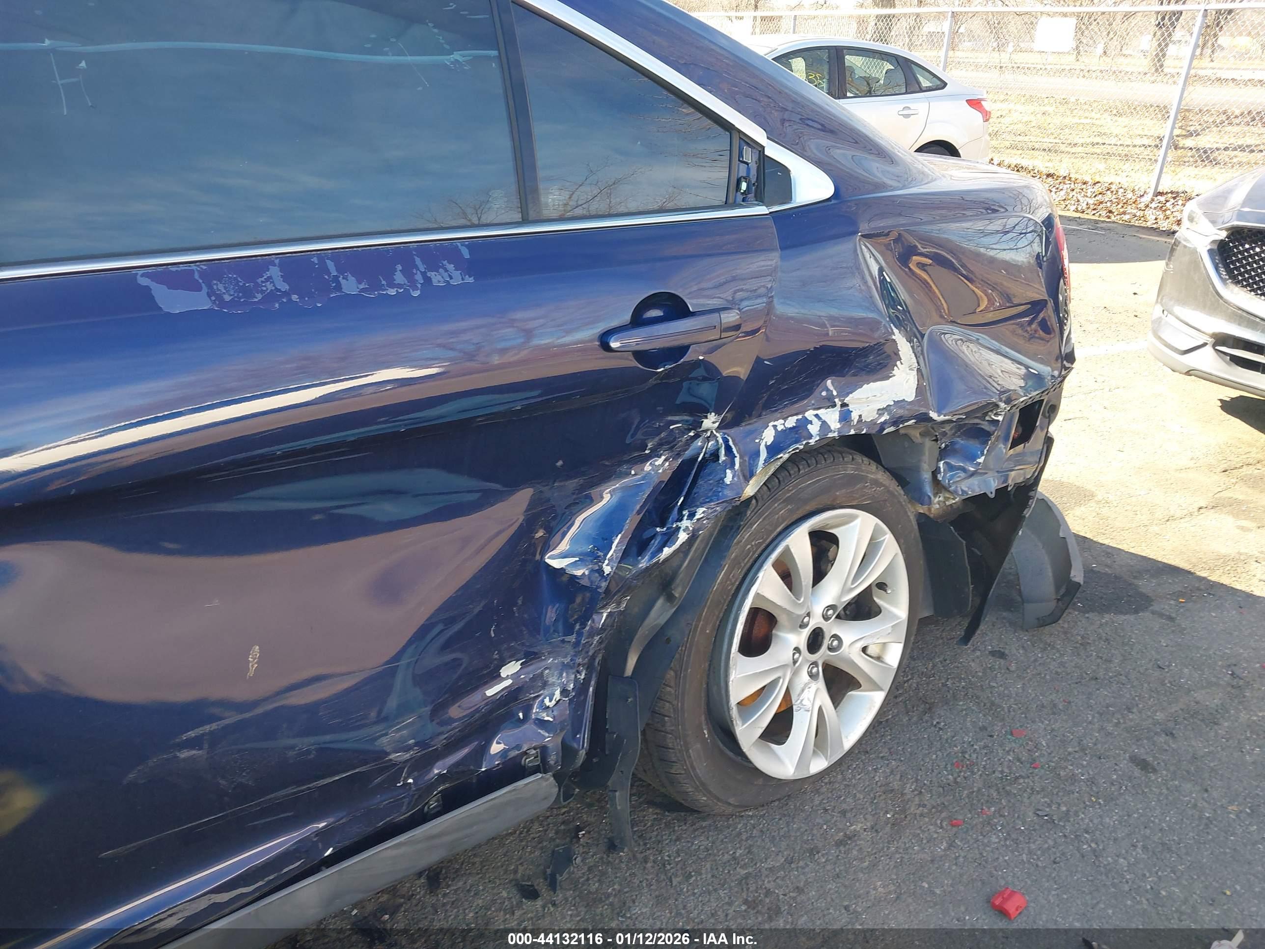 FORD TAURUS image 6