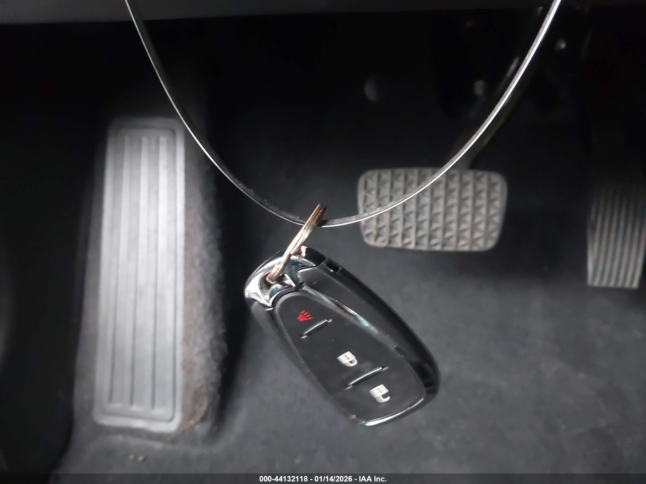 CHEVROLET EQUINOX image 11