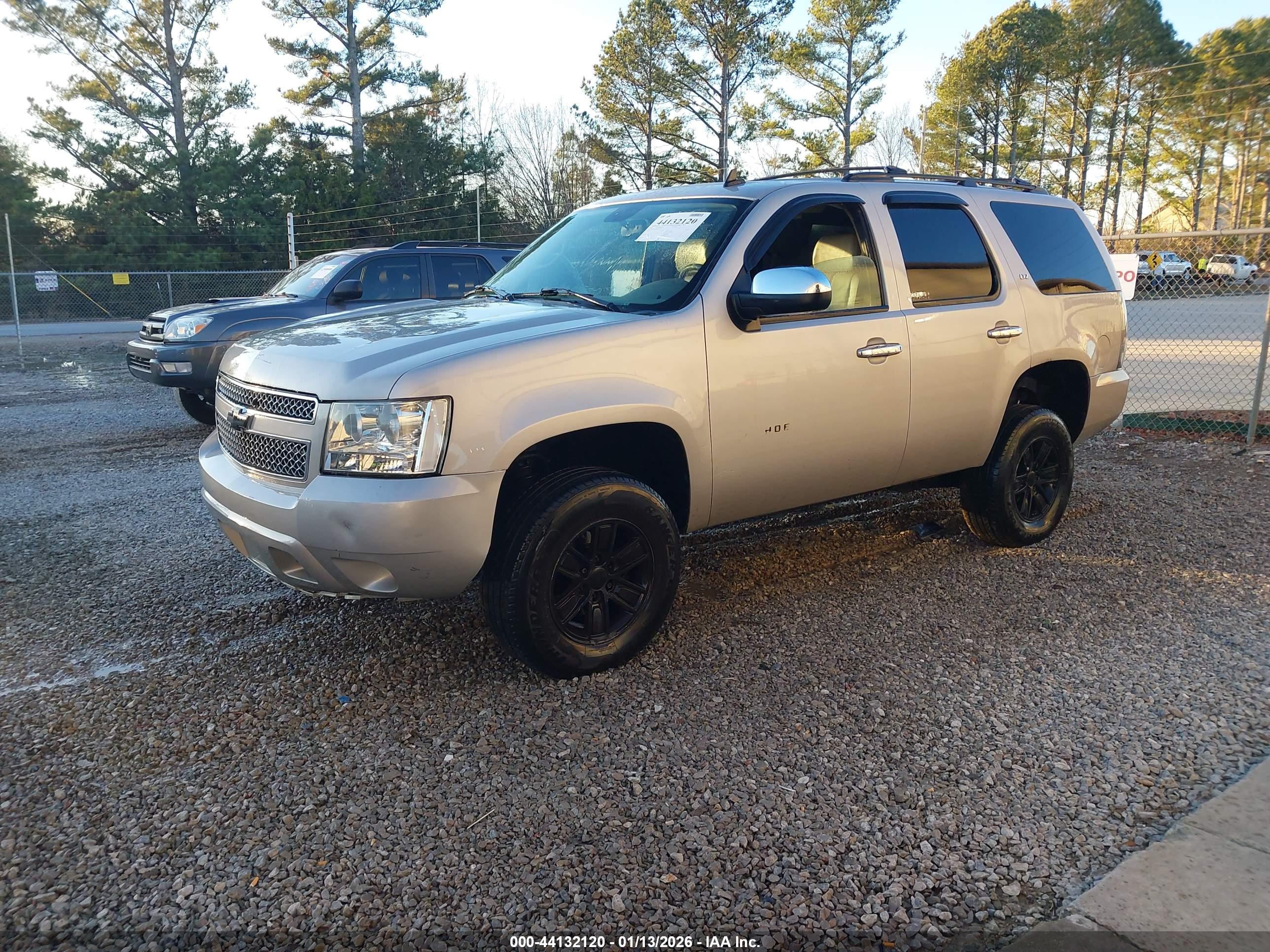 CHEVROLET TAHOE image 2