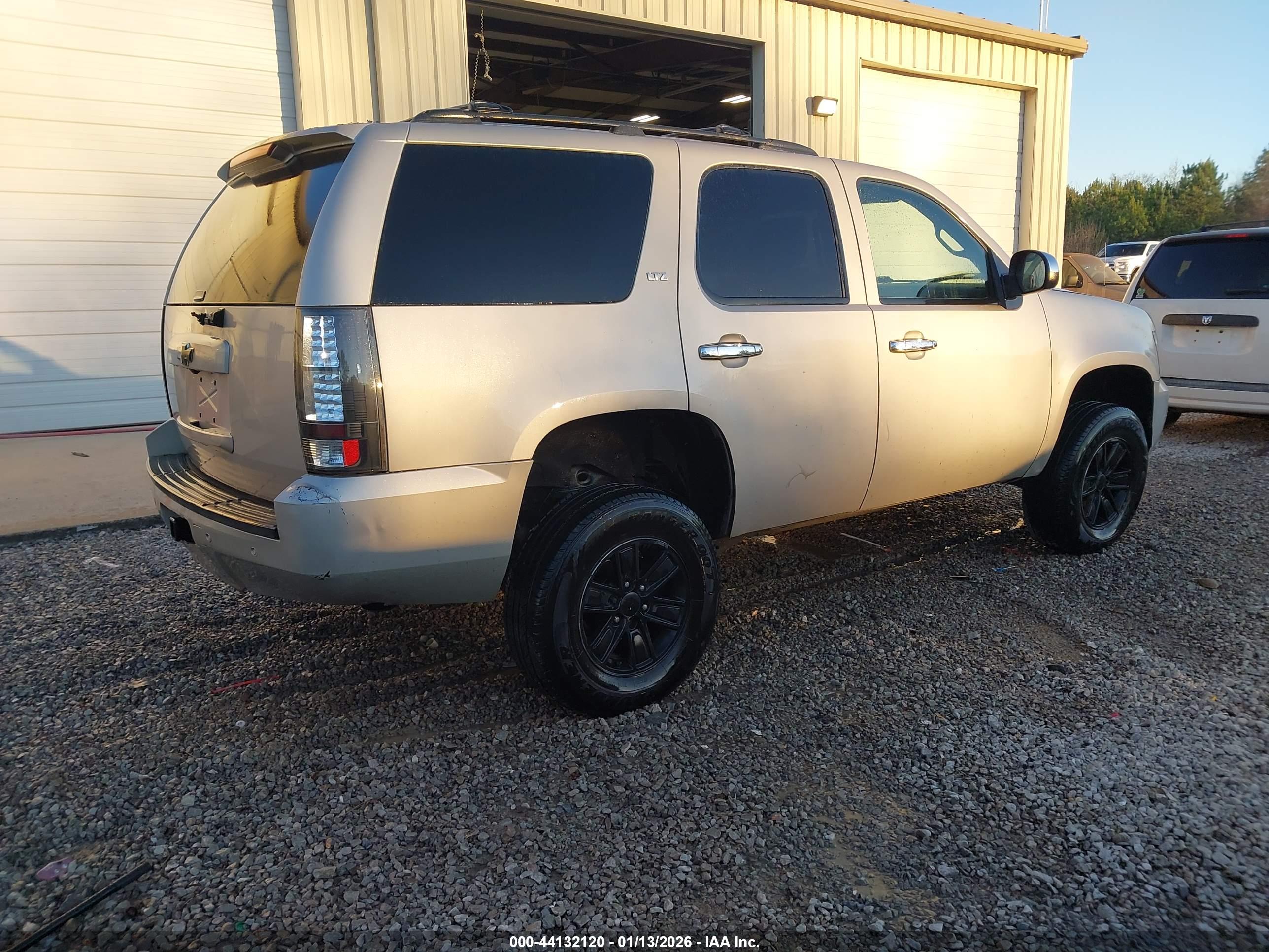 CHEVROLET TAHOE image 4