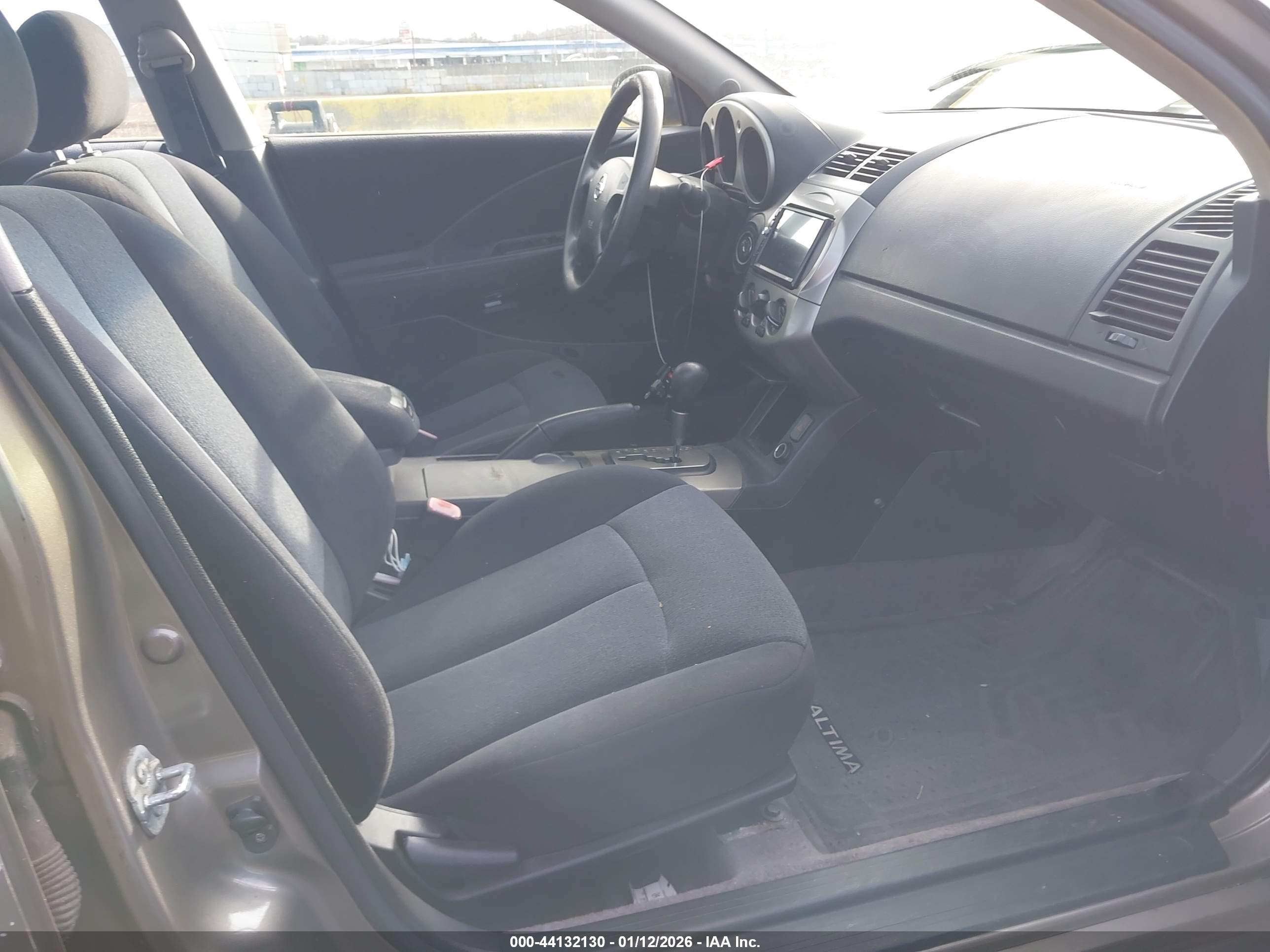 NISSAN ALTIMA image 5