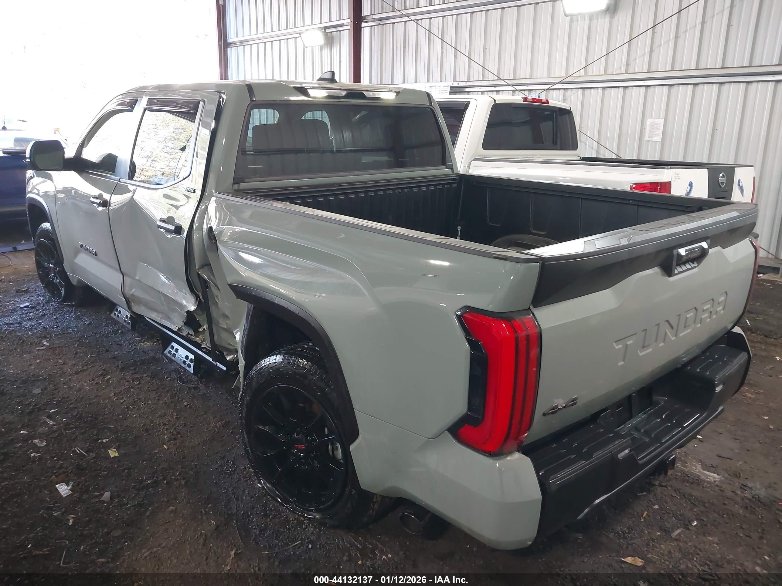 TOYOTA TUNDRA image 3