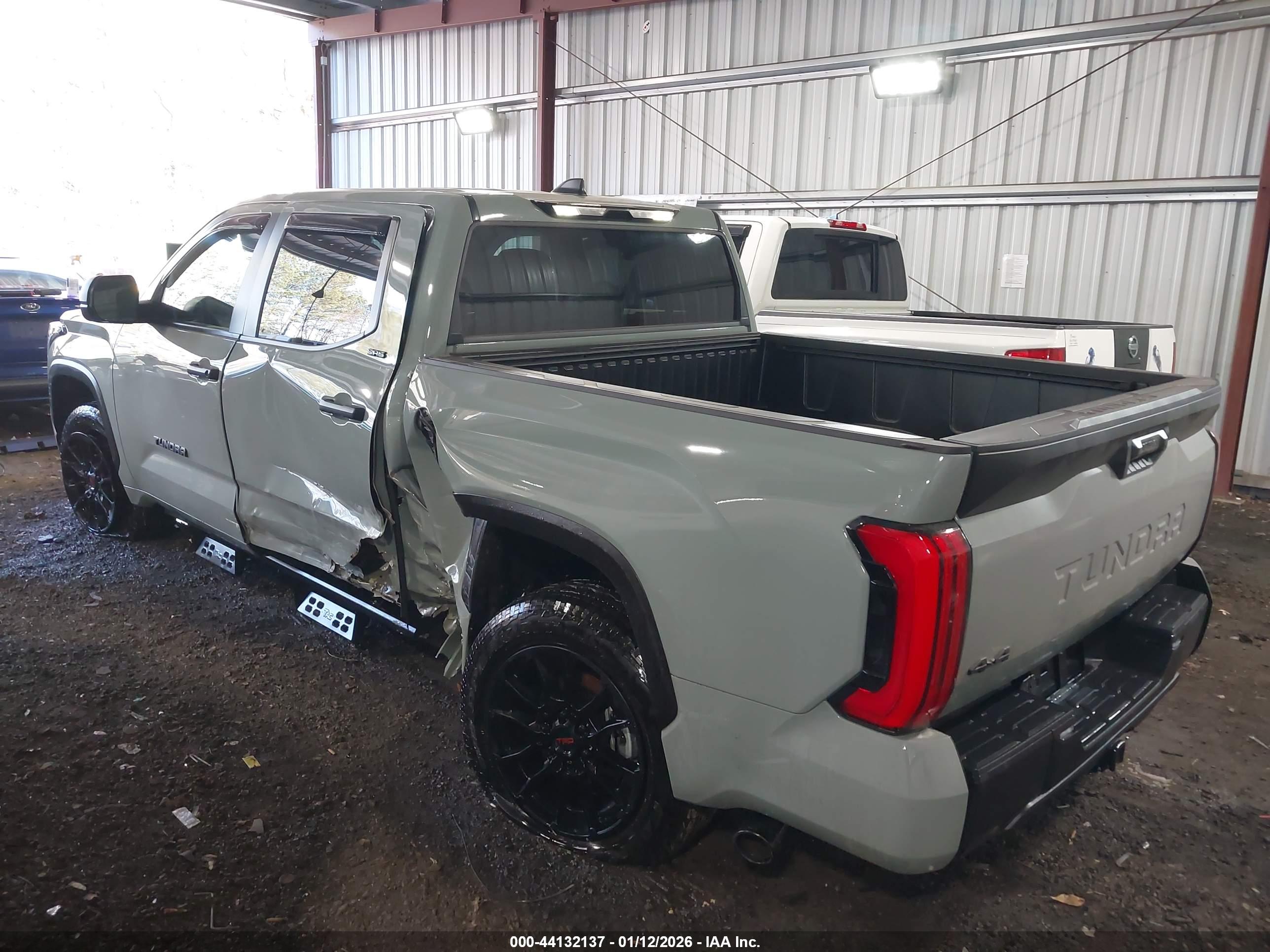 TOYOTA TUNDRA image 6
