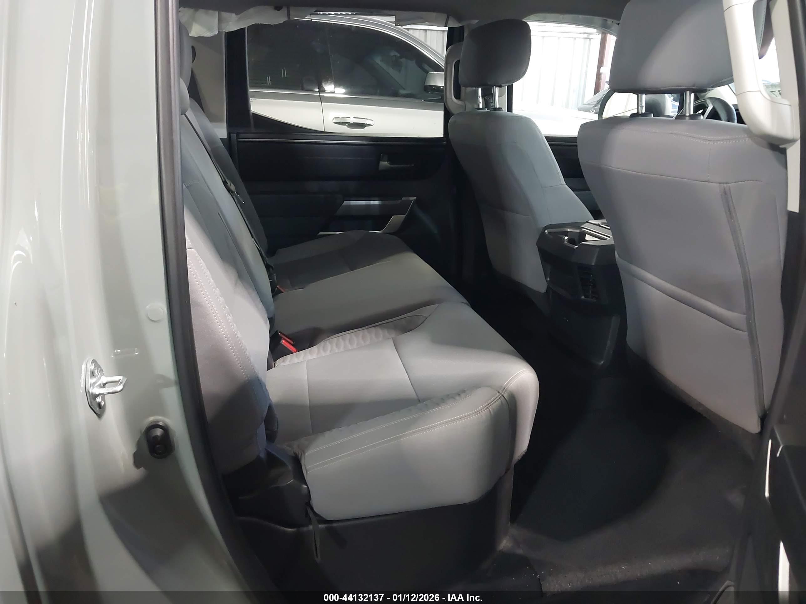 TOYOTA TUNDRA image 8