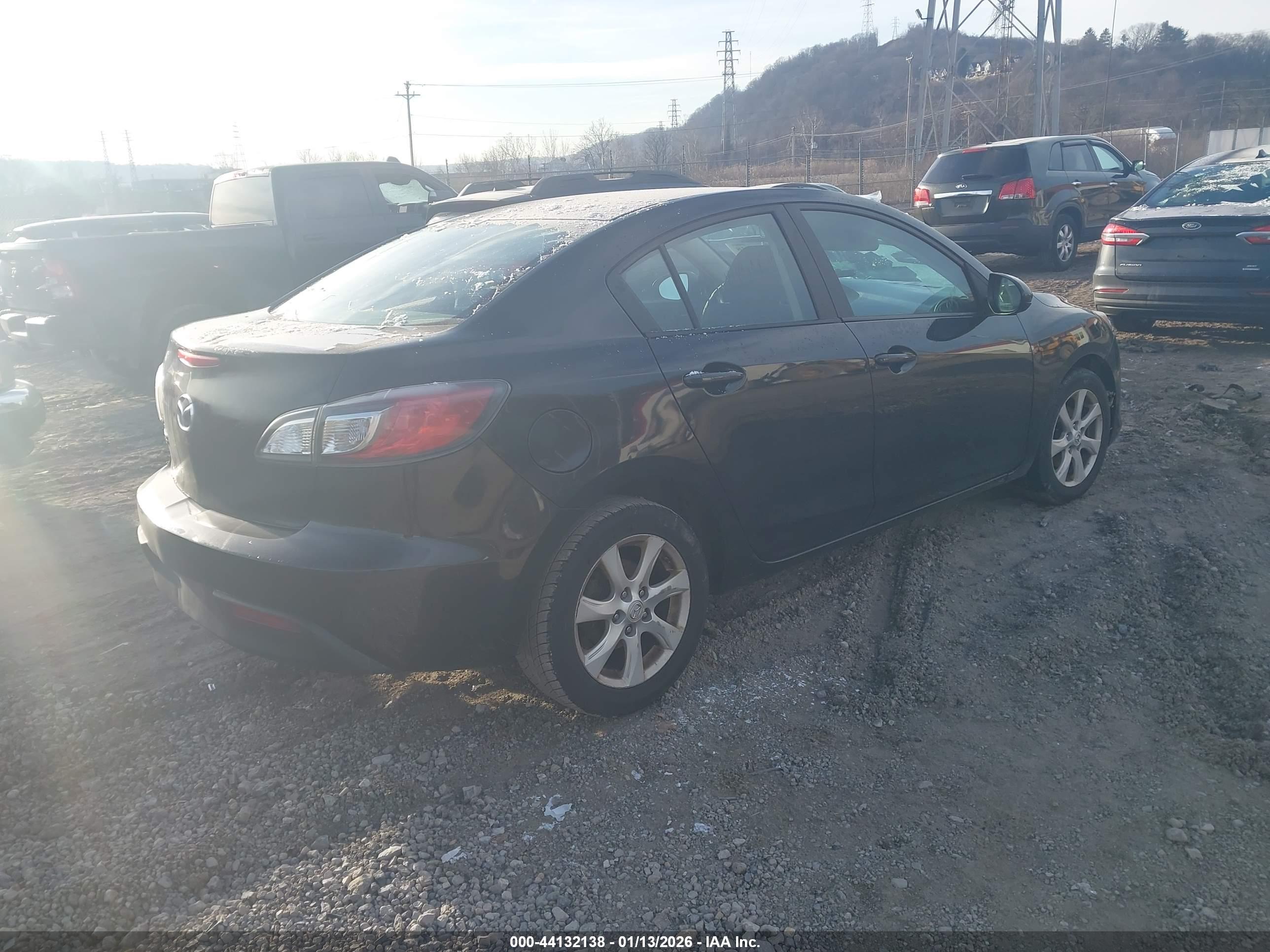 MAZDA MAZDA3 image 4