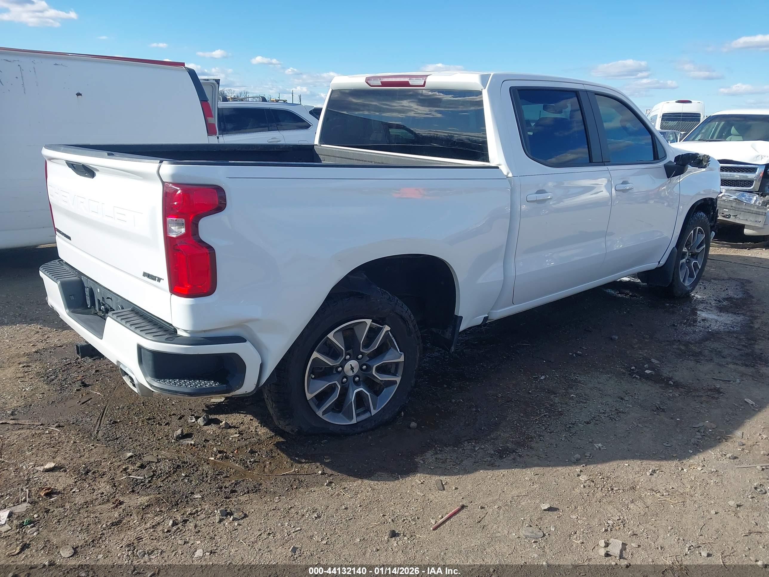 CHEVROLET SILVERADO image 4