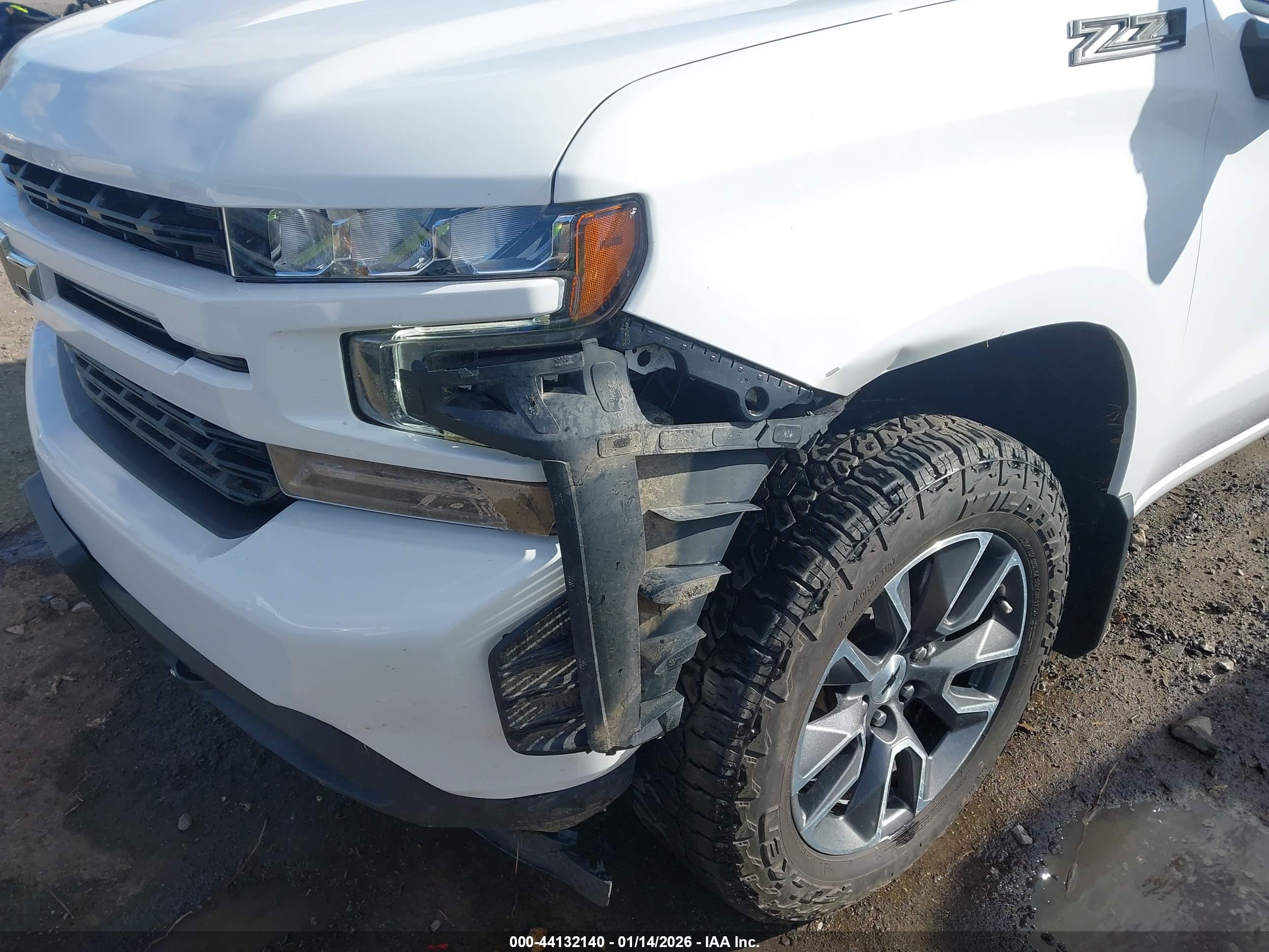 CHEVROLET SILVERADO image 6