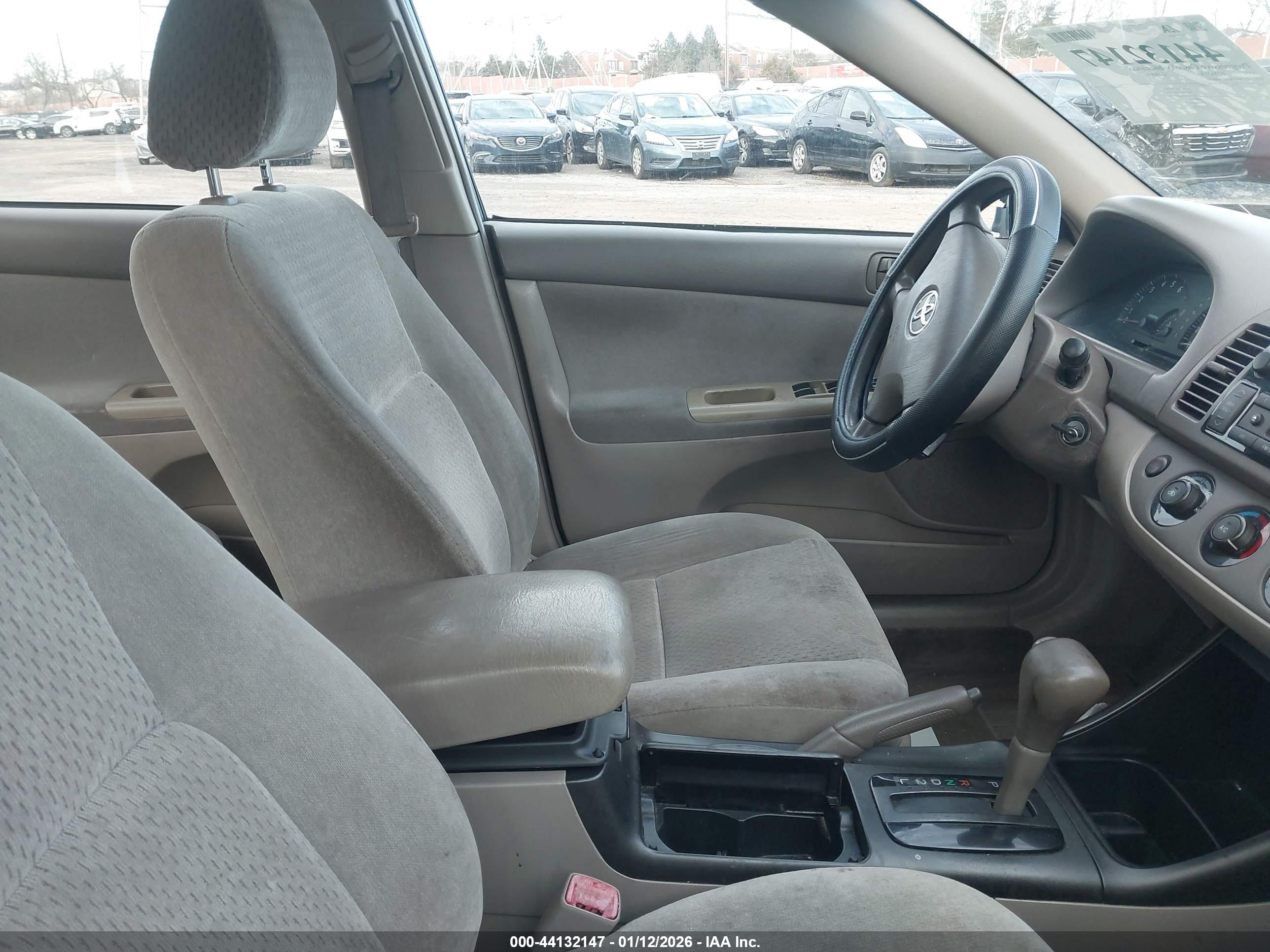 TOYOTA CAMRY image 5