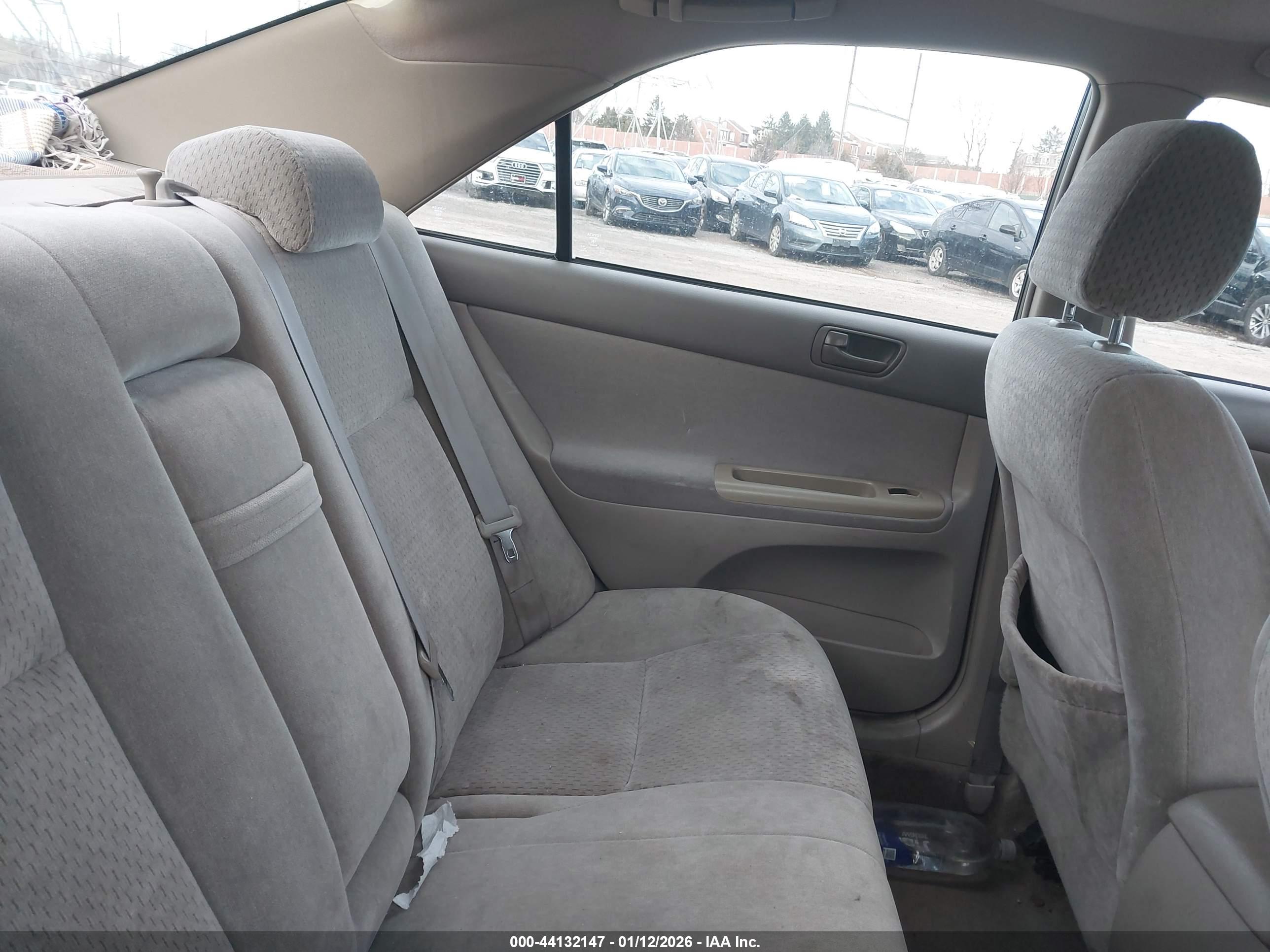 TOYOTA CAMRY image 8
