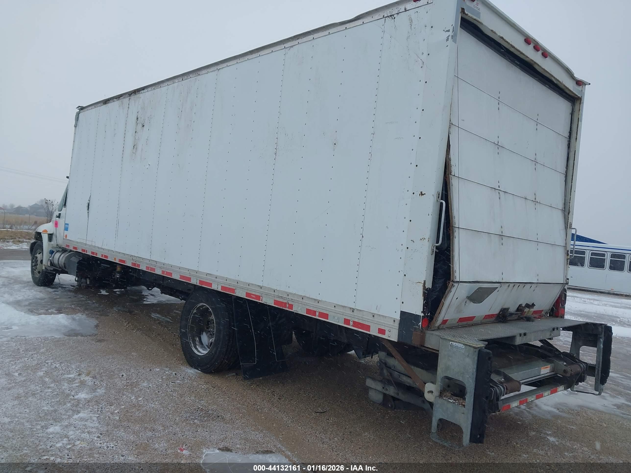 INTERNATIONAL 4000 image 3