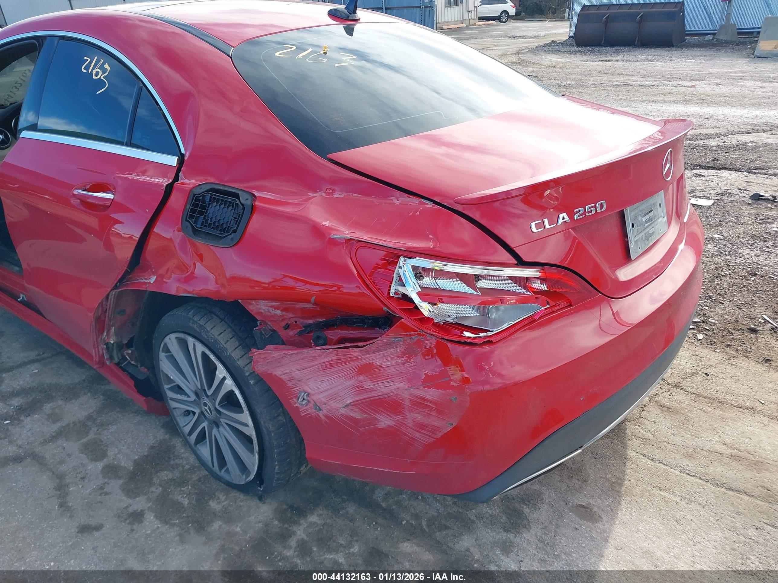MERCEDES-BENZ CLA image 6